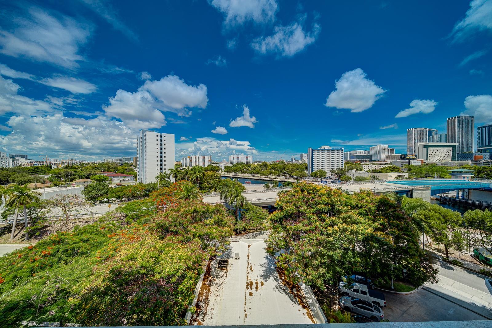 10 SW South River Dr 708