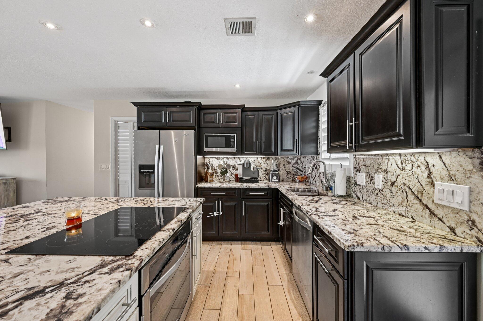 Image to showcase the property located at 405 E Whitney Drive