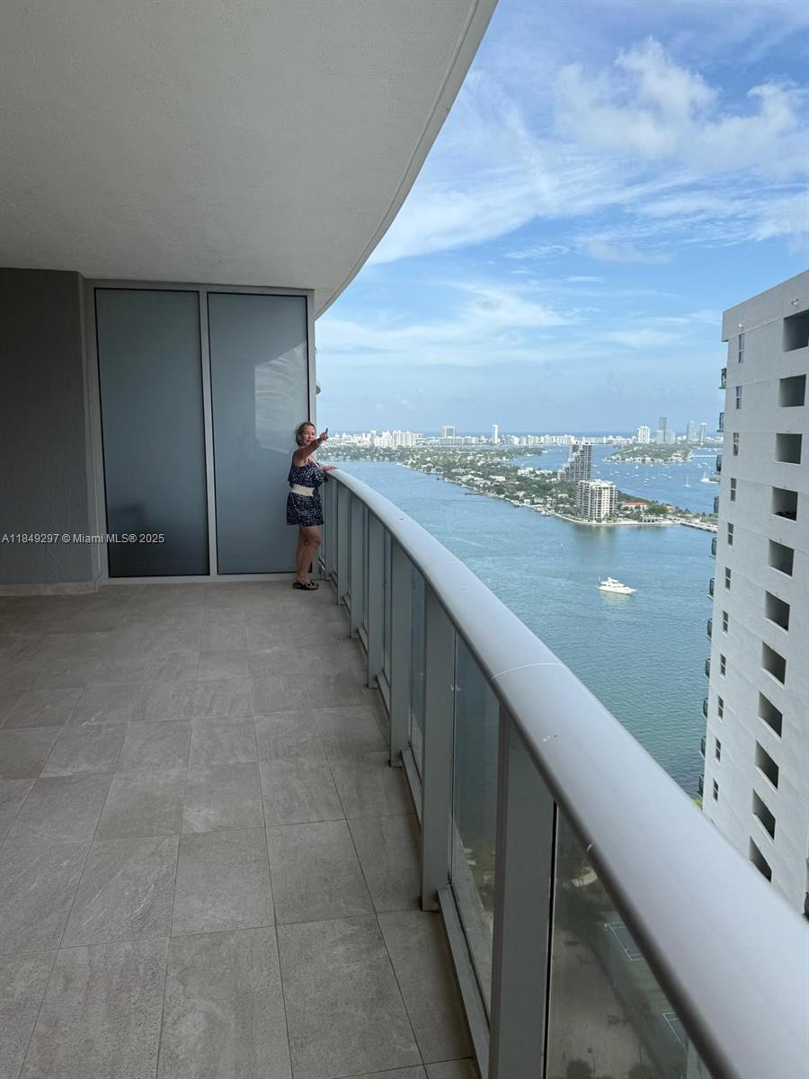 Condo for Sale in Miami, FL