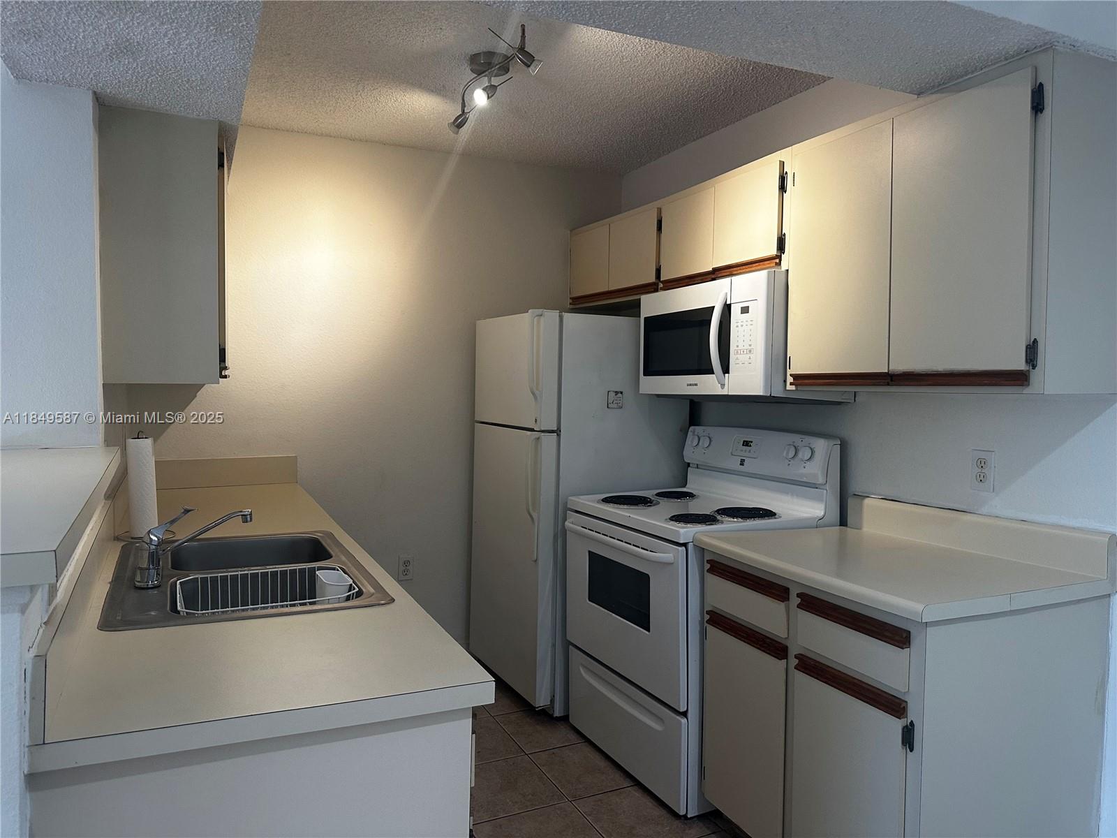 Property photo # 4