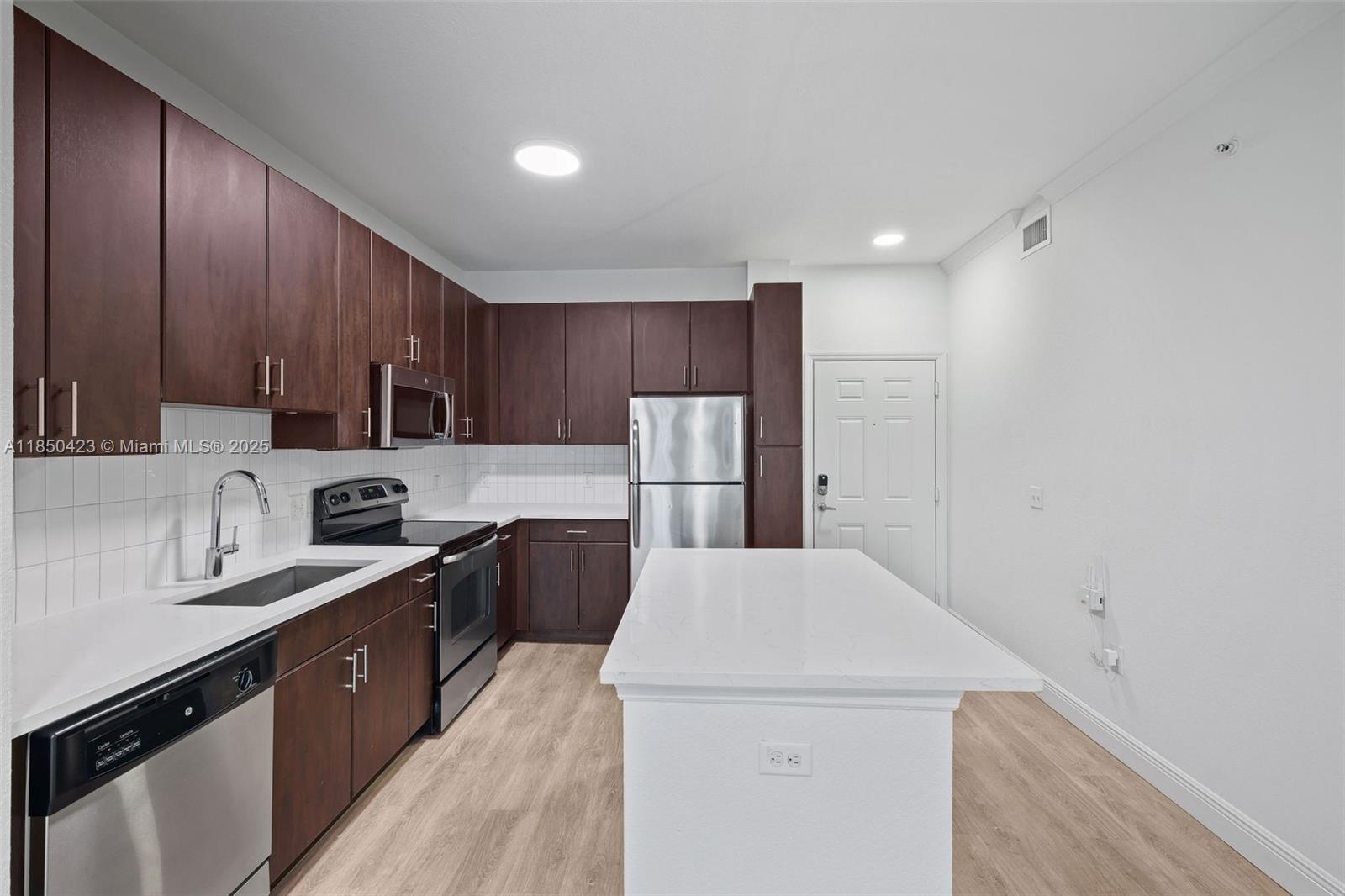 Property photo # 8