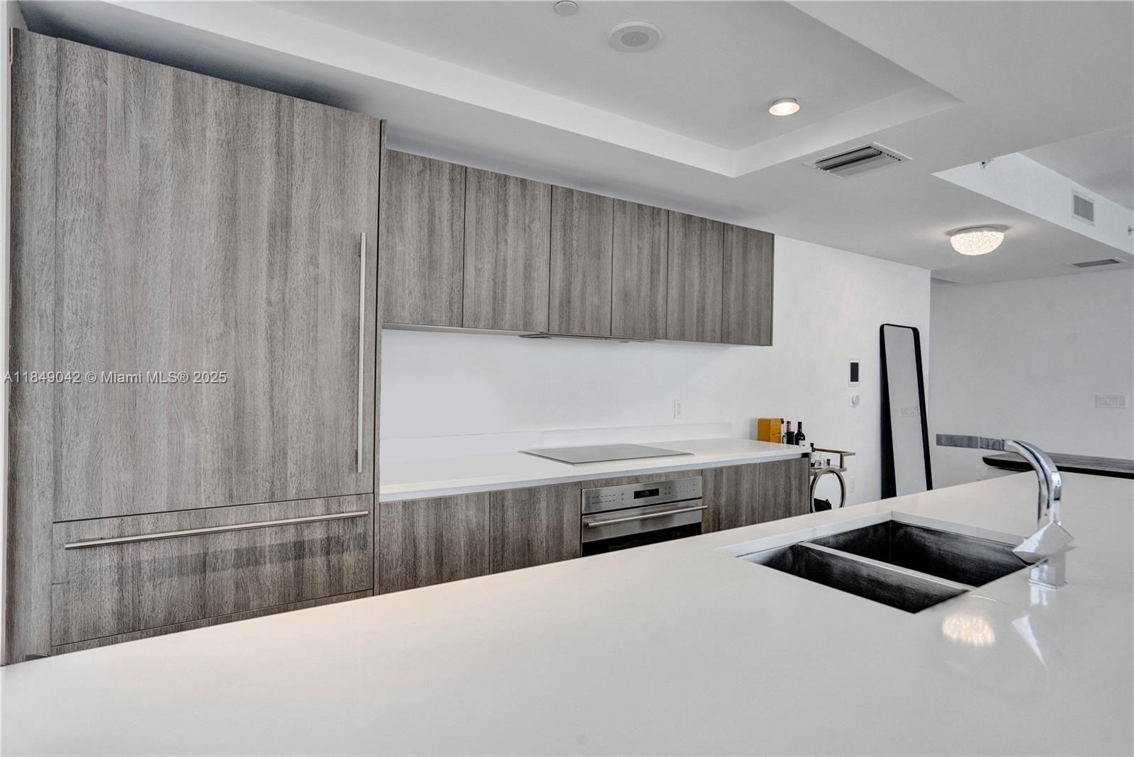 801 S Miami Ave #1801, Miami FL 33130