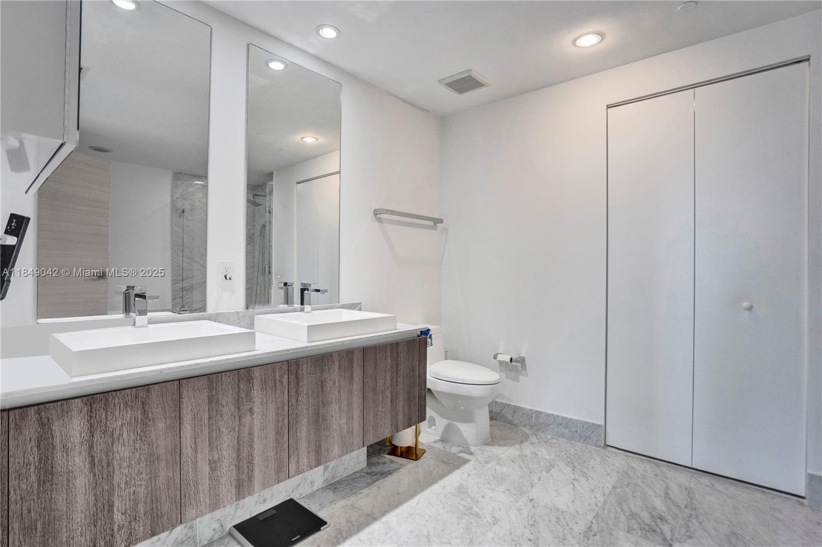 801 S Miami Ave #1801, Miami FL 33130