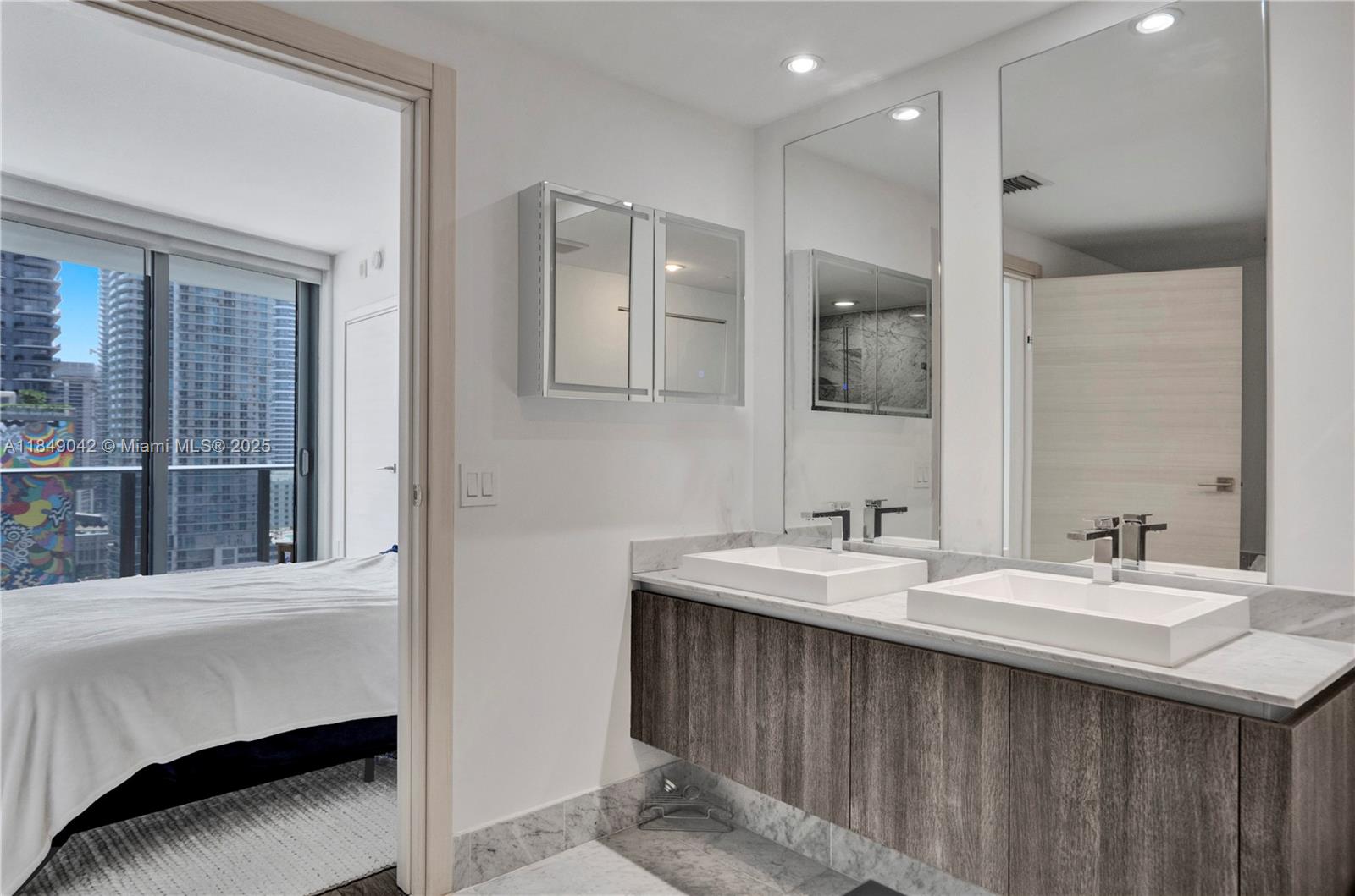 801 S Miami Ave #1801, Miami FL 33130