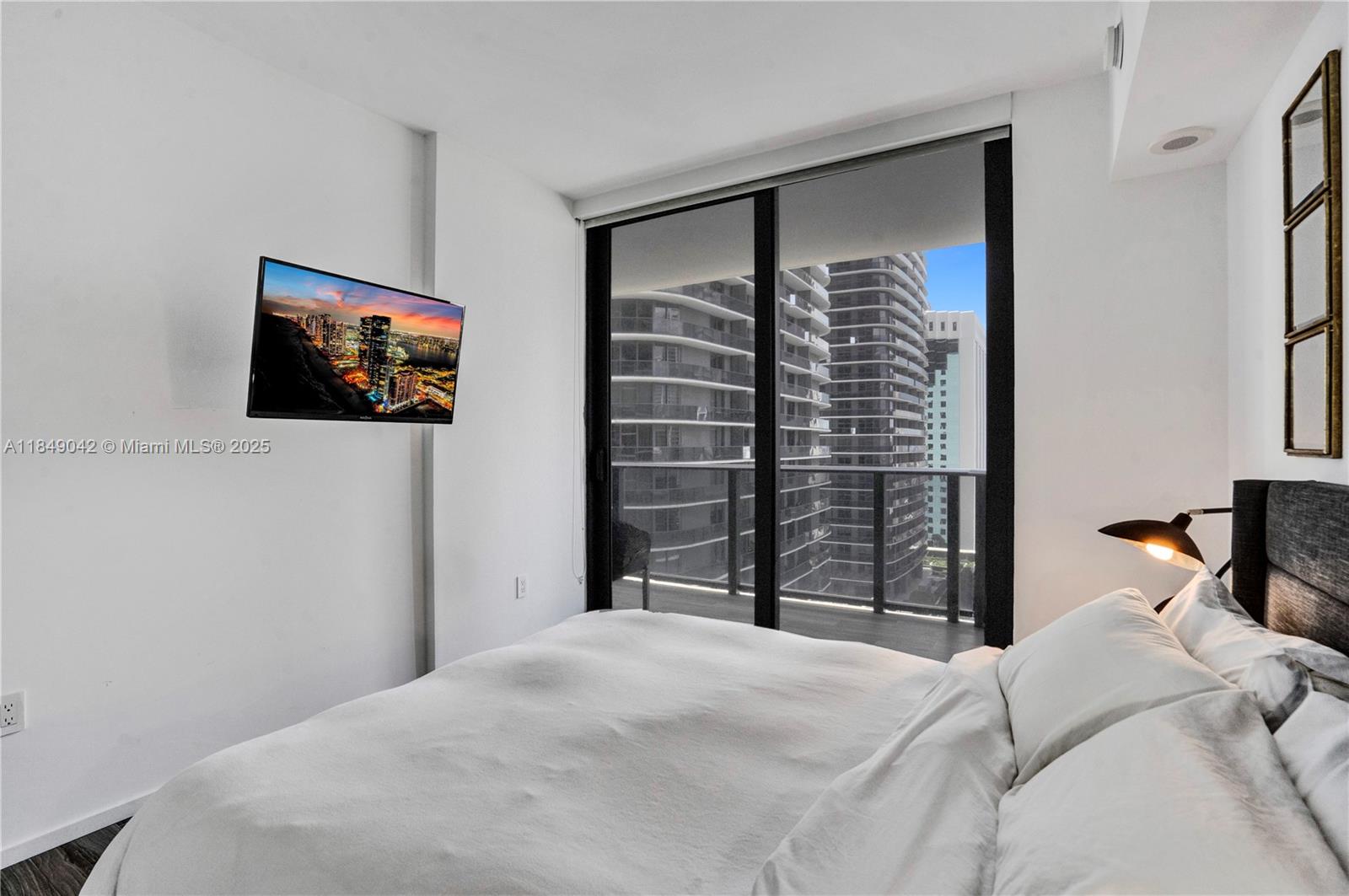 801 S Miami Ave #1801, Miami FL 33130