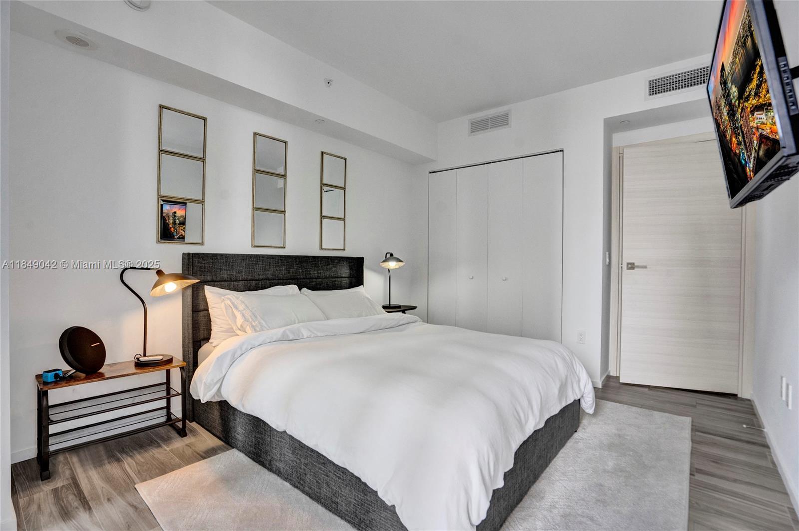 801 S Miami Ave #1801, Miami FL 33130