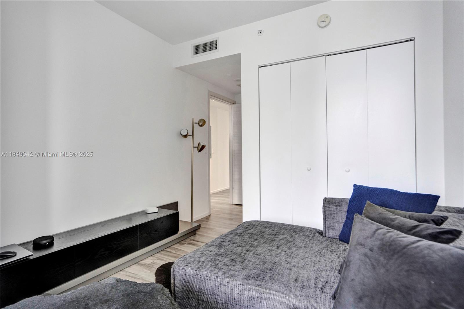 801 S Miami Ave #1801, Miami FL 33130