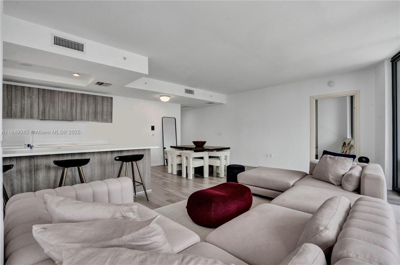 801 S Miami Ave #1801, Miami FL 33130