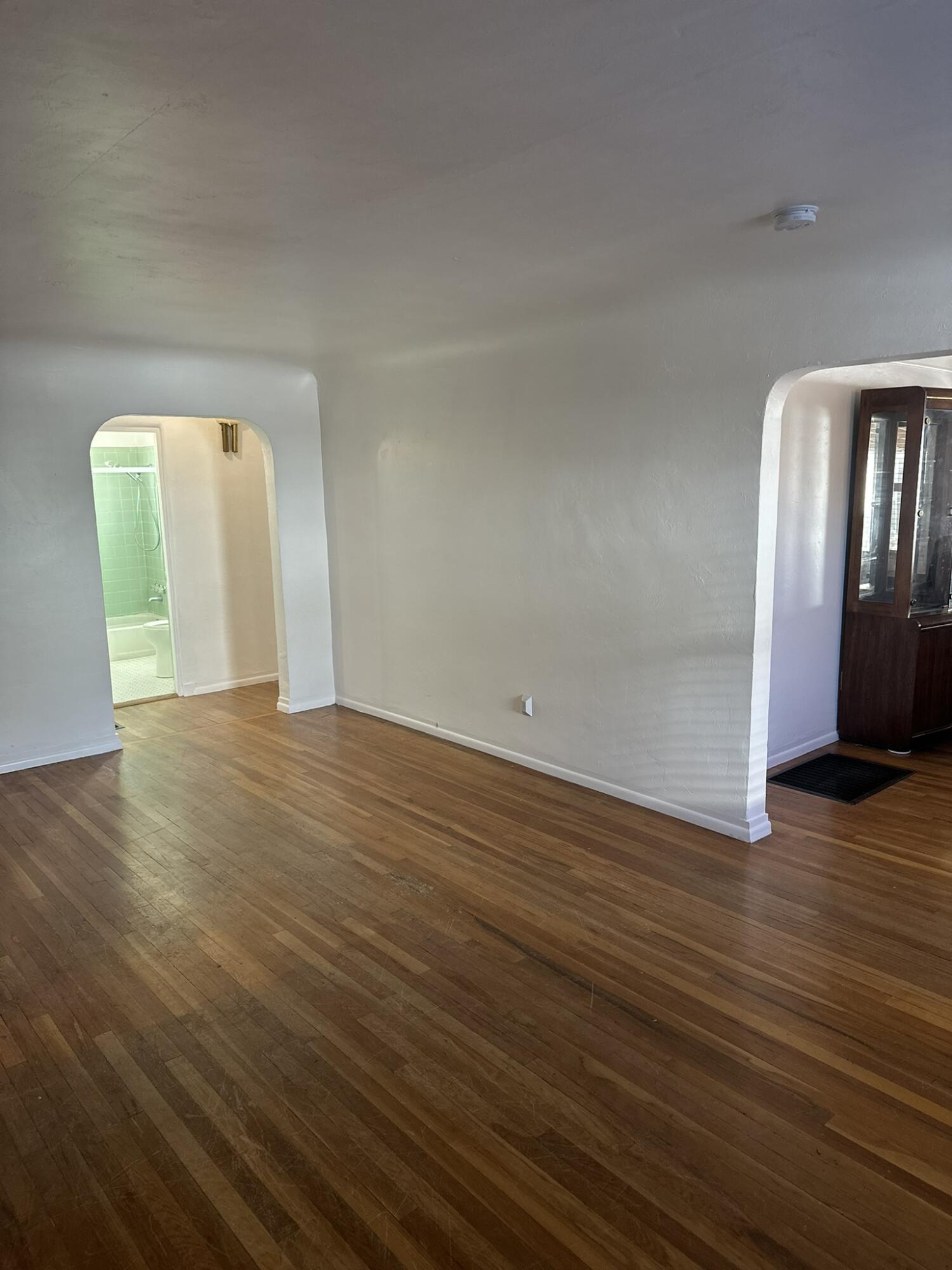 1604 SAN PATRICIO Avenue SW 