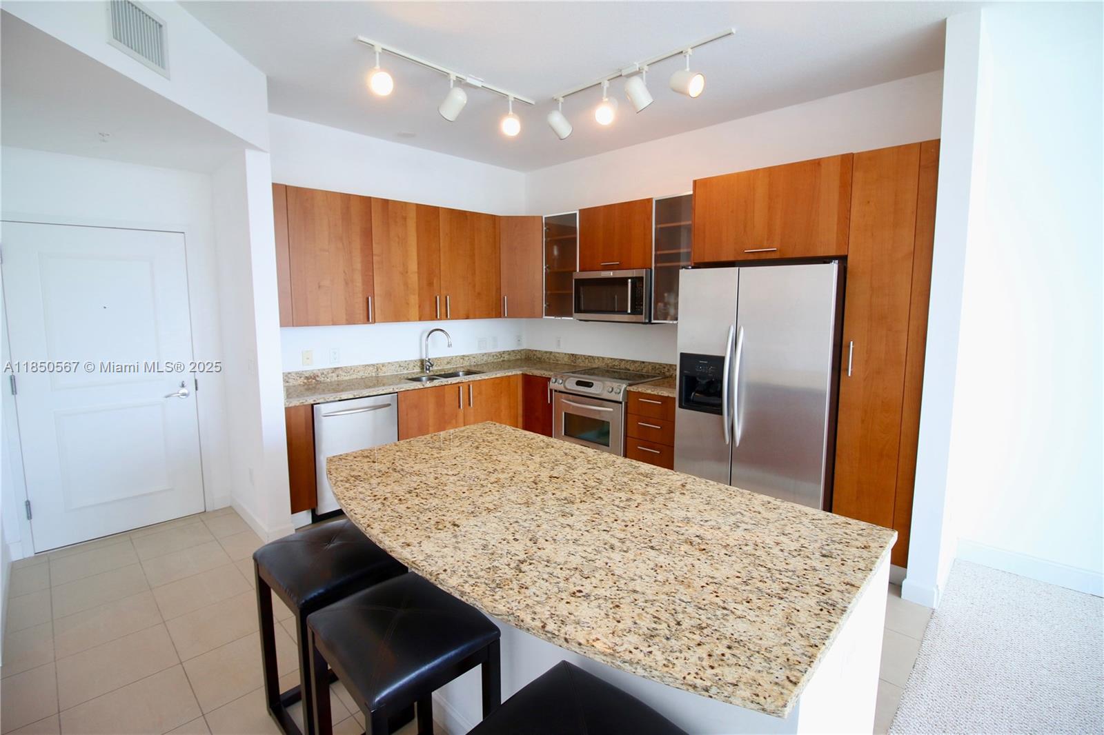 Property photo # 9