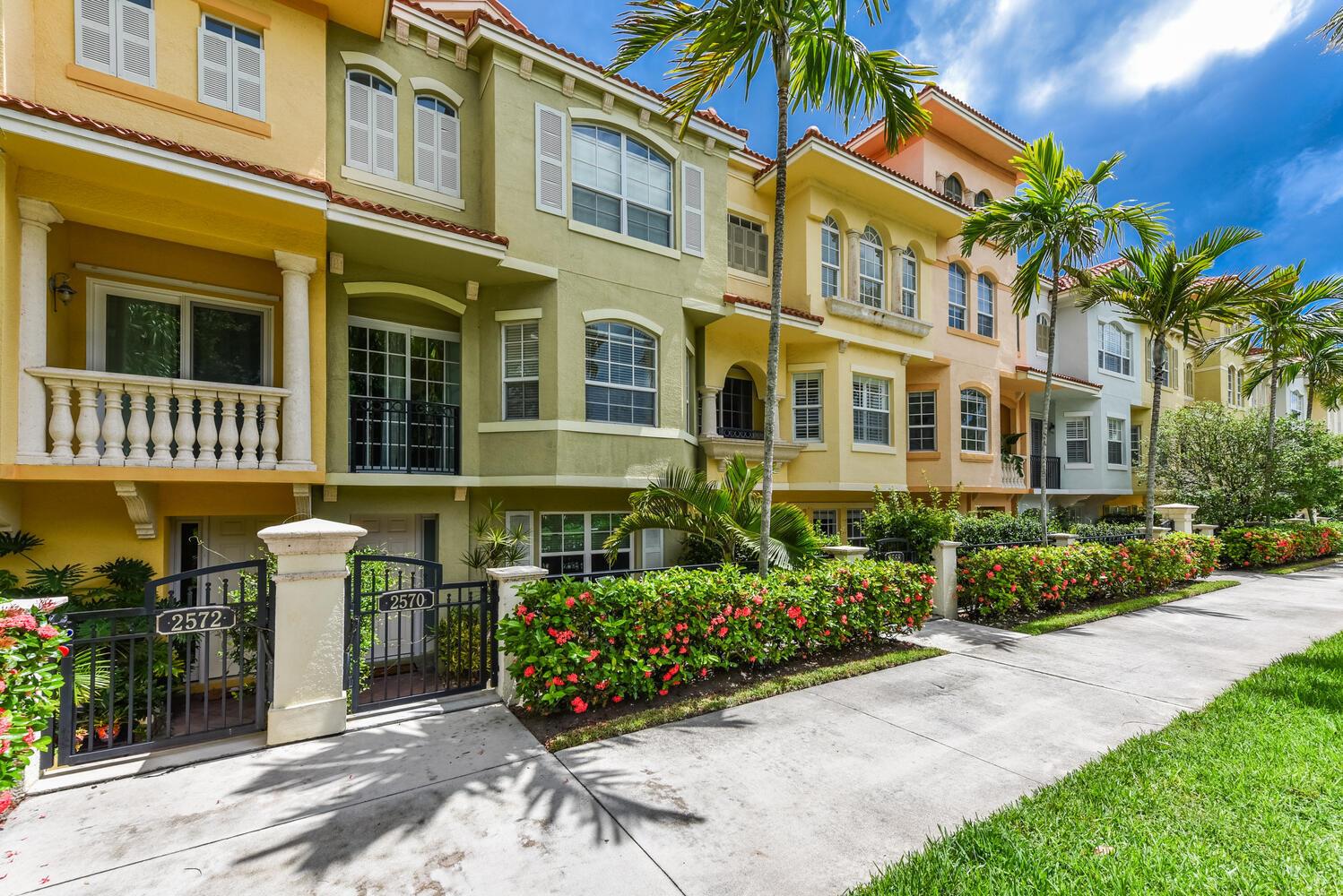 Image to showcase the property located at 2570 Gardens Parkway