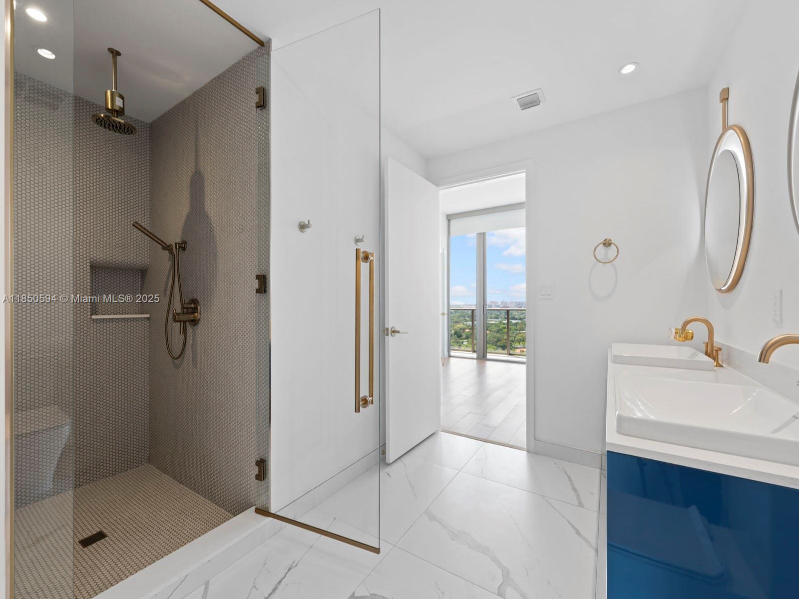 2678 Tigertail Ave #1601, Miami FL 33133