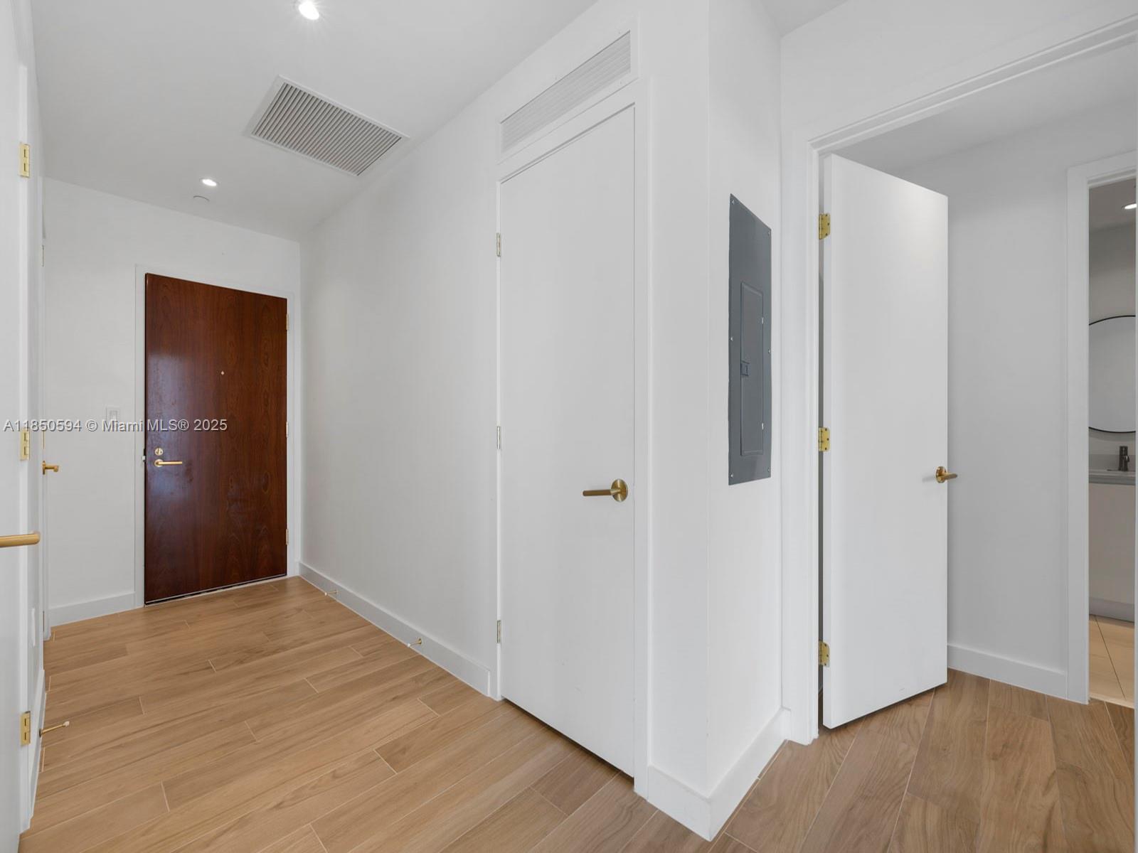 2678 Tigertail Ave #1601, Miami FL 33133