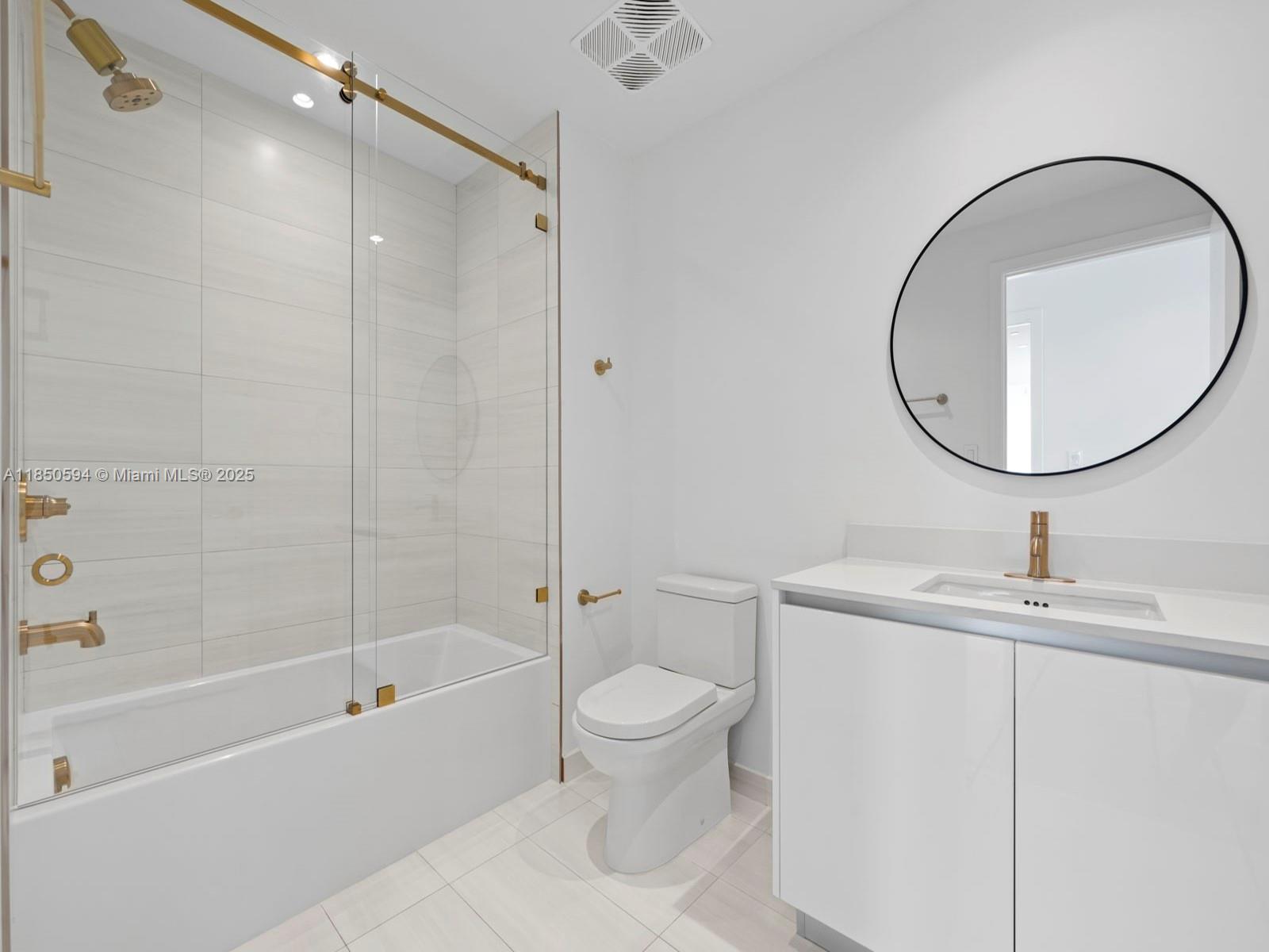 2678 Tigertail Ave #1601, Miami FL 33133