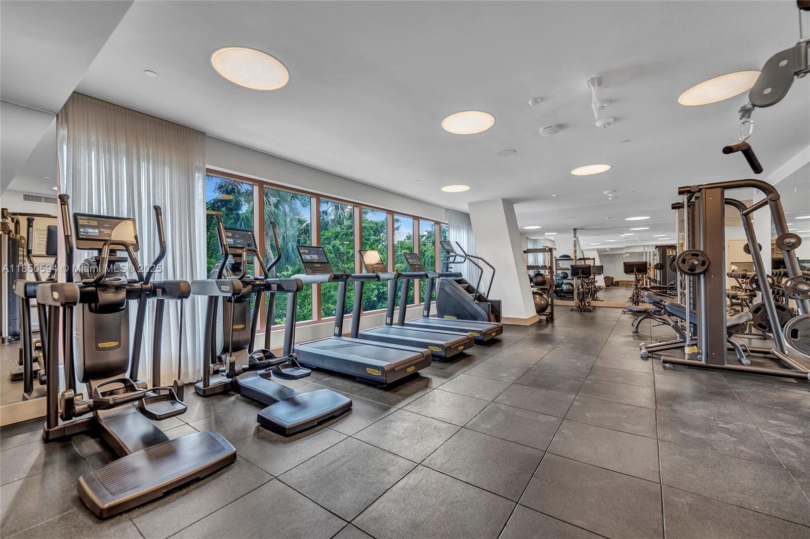 2678 Tigertail Ave #1601, Miami FL 33133