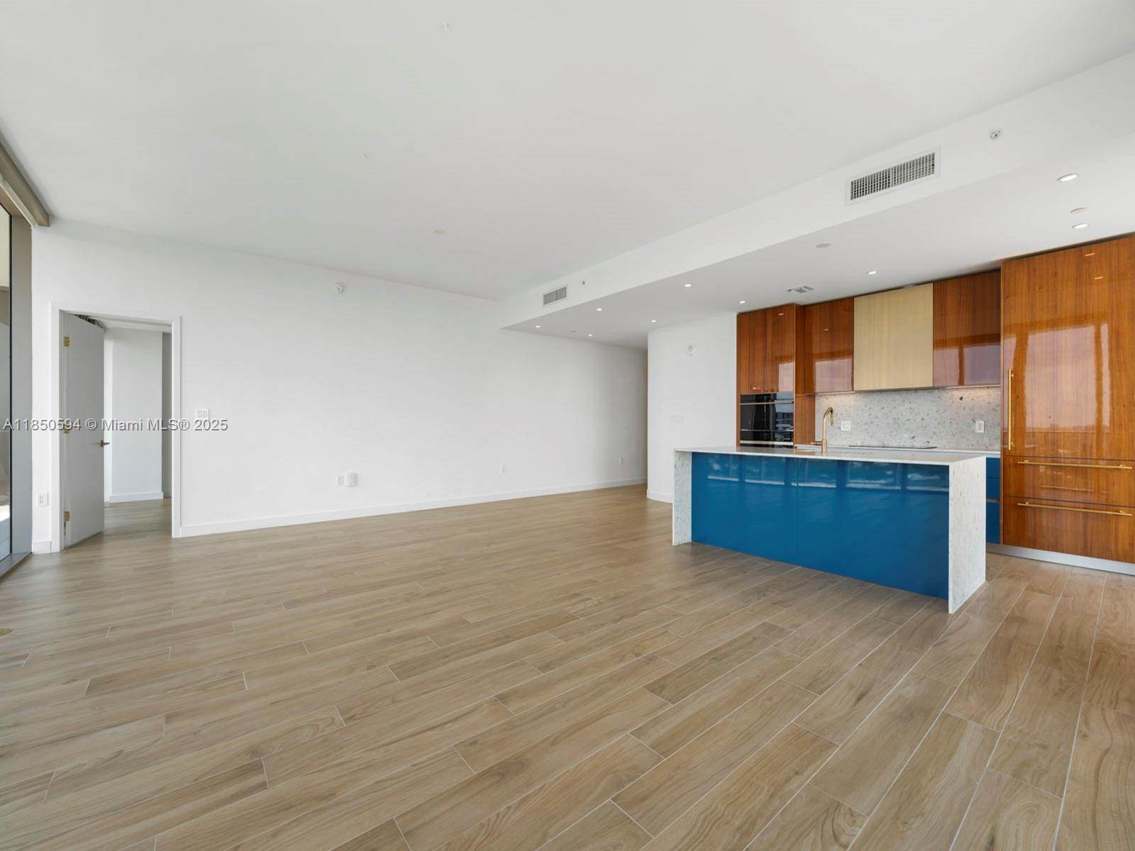 2678 Tigertail Ave #1601, Miami FL 33133