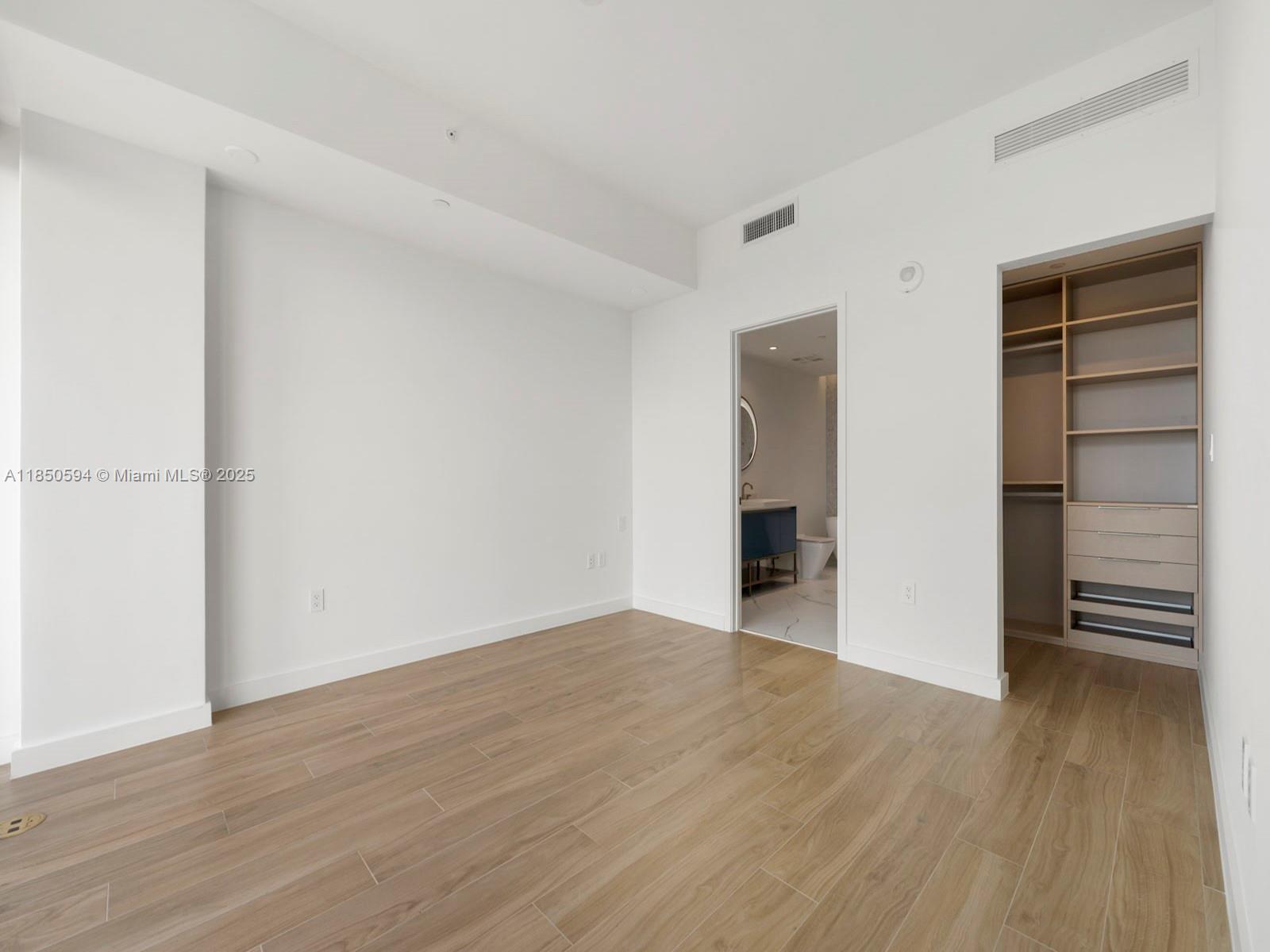 2678 Tigertail Ave #1601, Miami FL 33133
