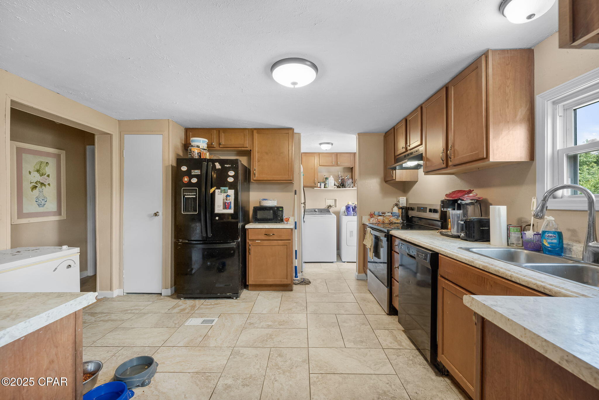 Image 10 For 5501 Whitfield Circle