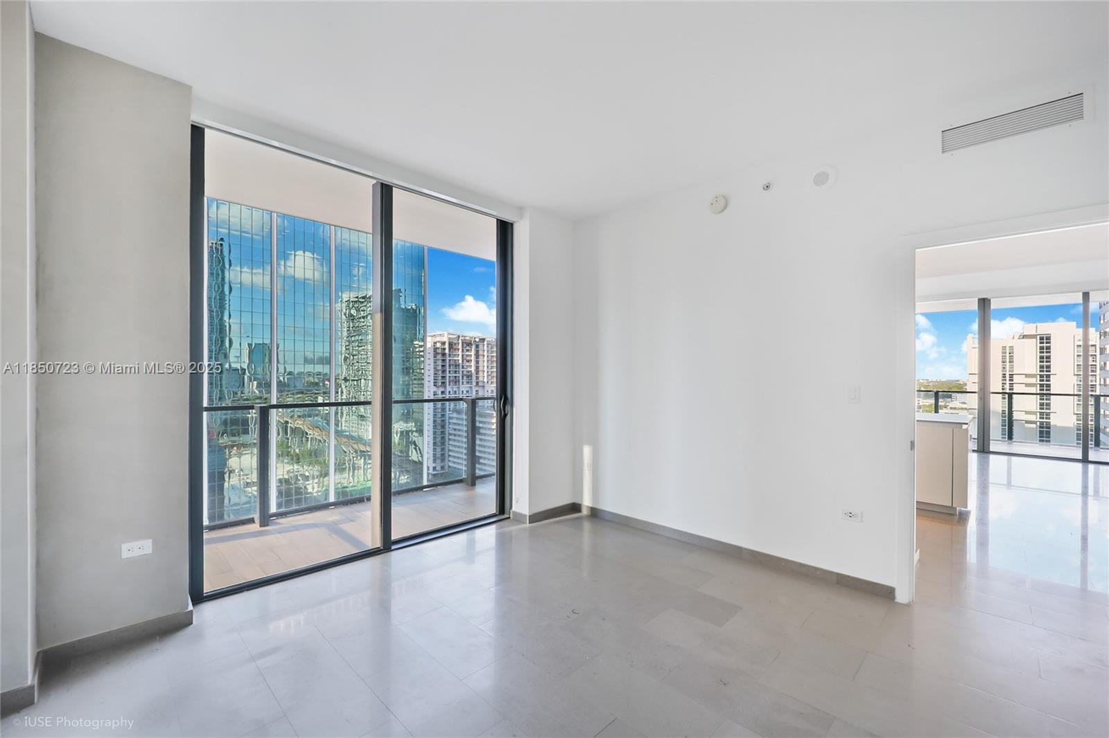 88 SW 7th St #1202, Miami FL 33130