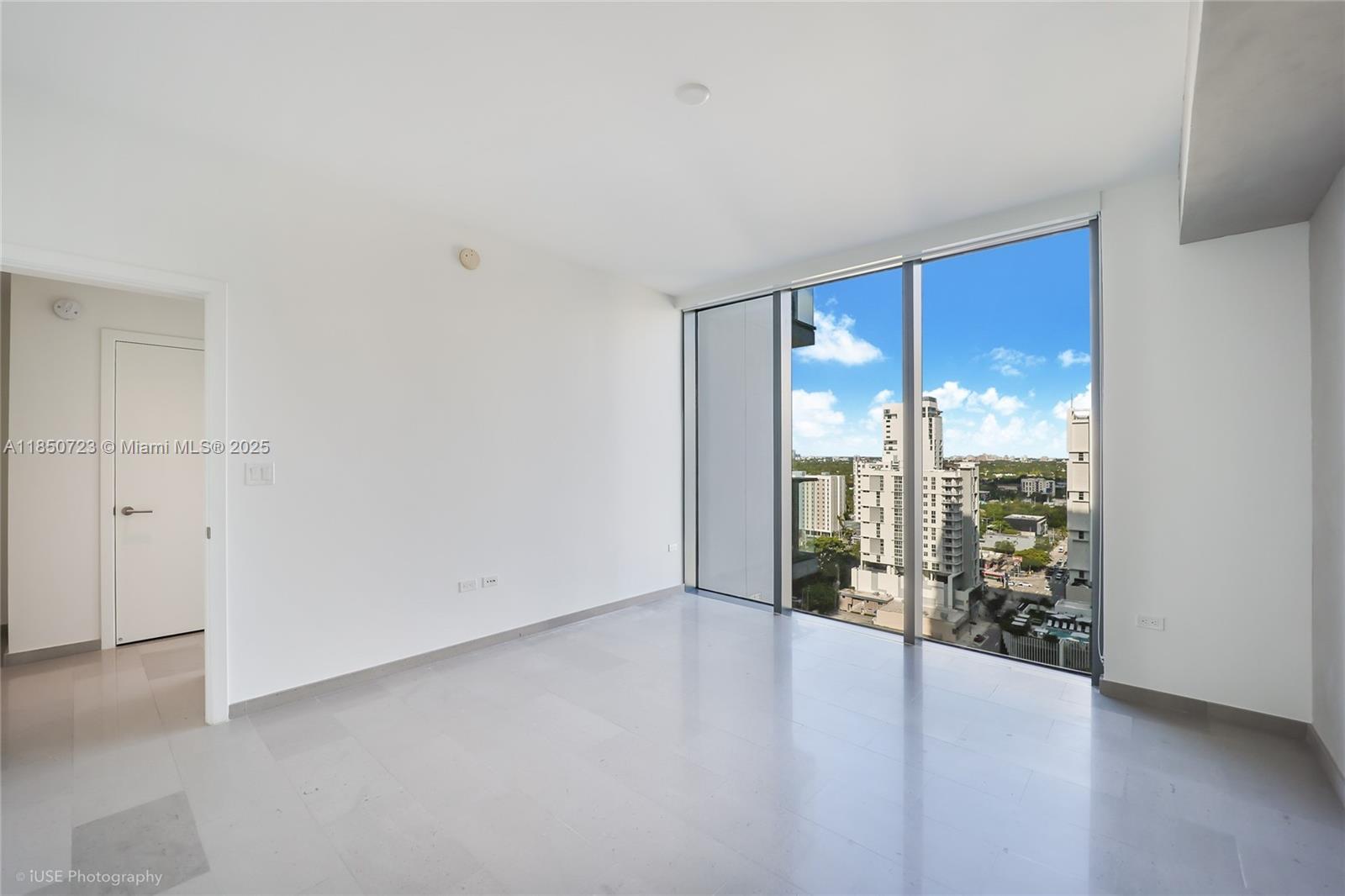 88 SW 7th St #1202, Miami FL 33130