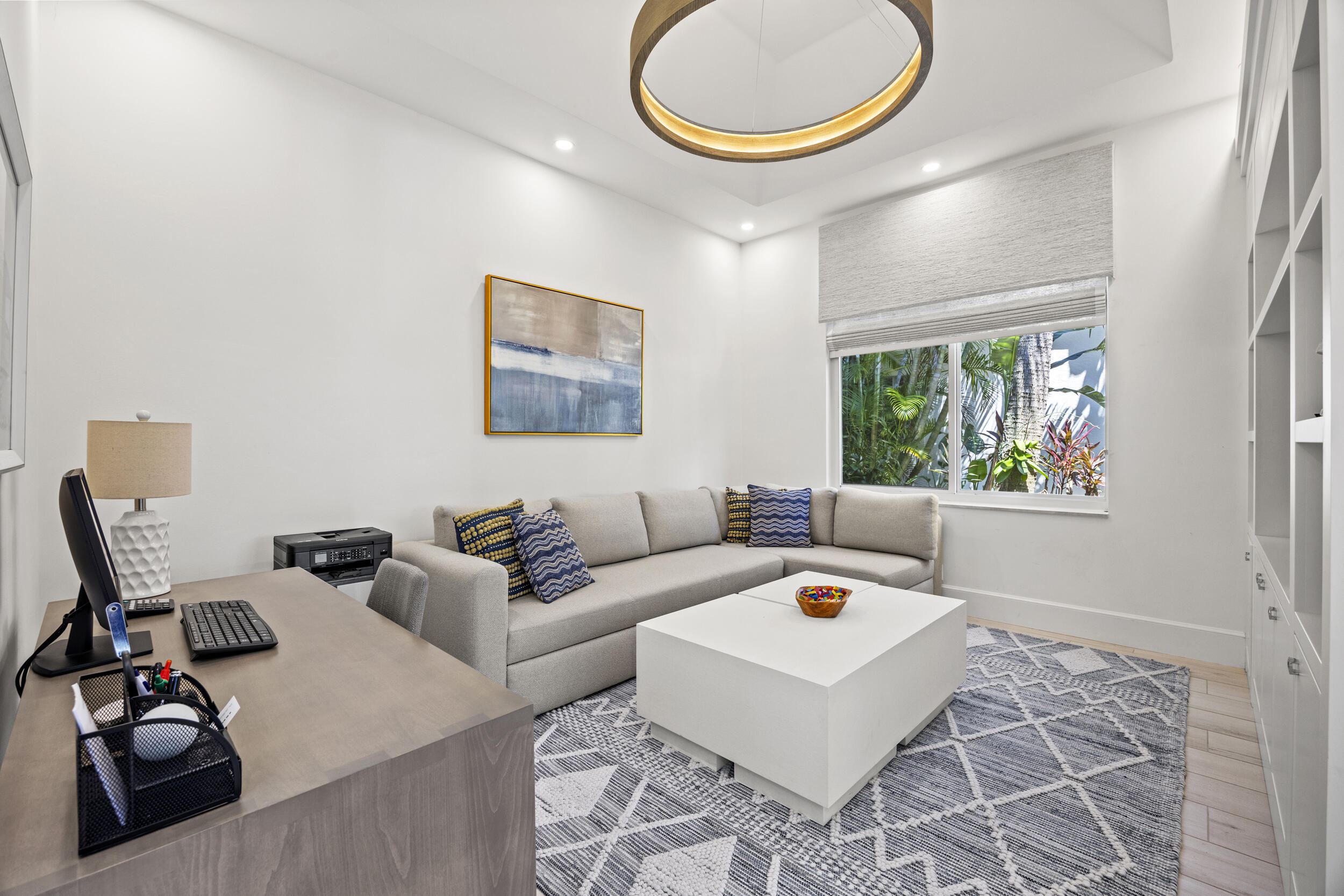 Image to showcase the property located at 118 N Village Way