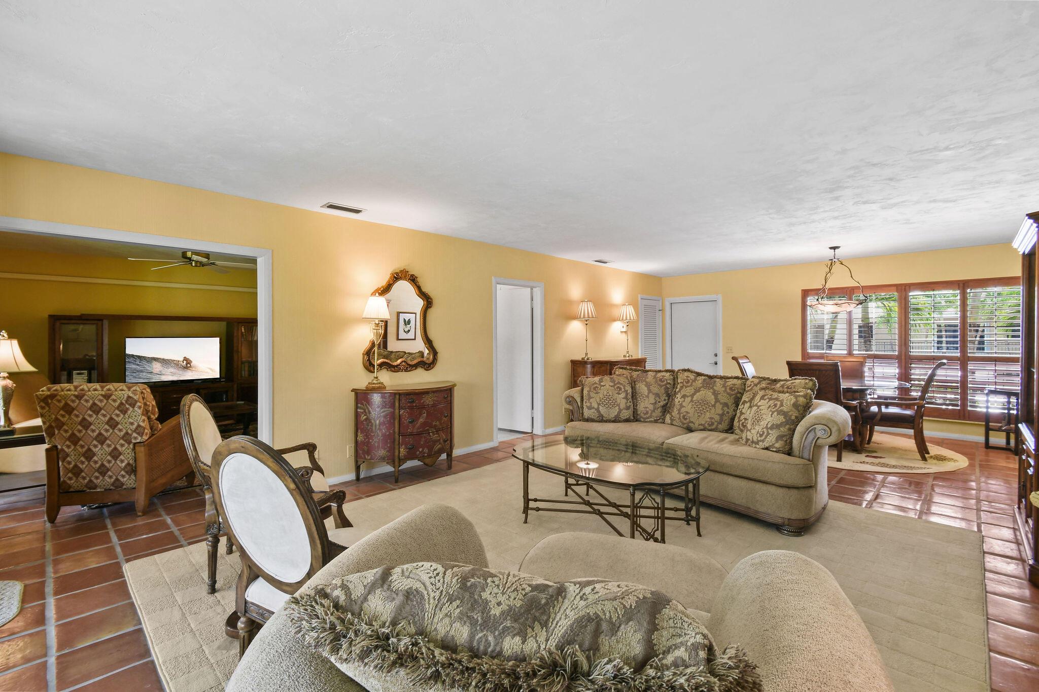 Image to showcase the property located at 3 SE Turtle Creek Drive E