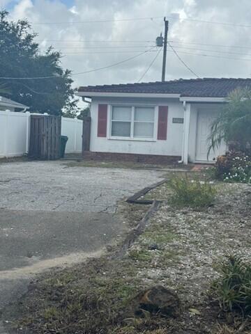 Image to showcase the property located at 13791 Oleander Avenue