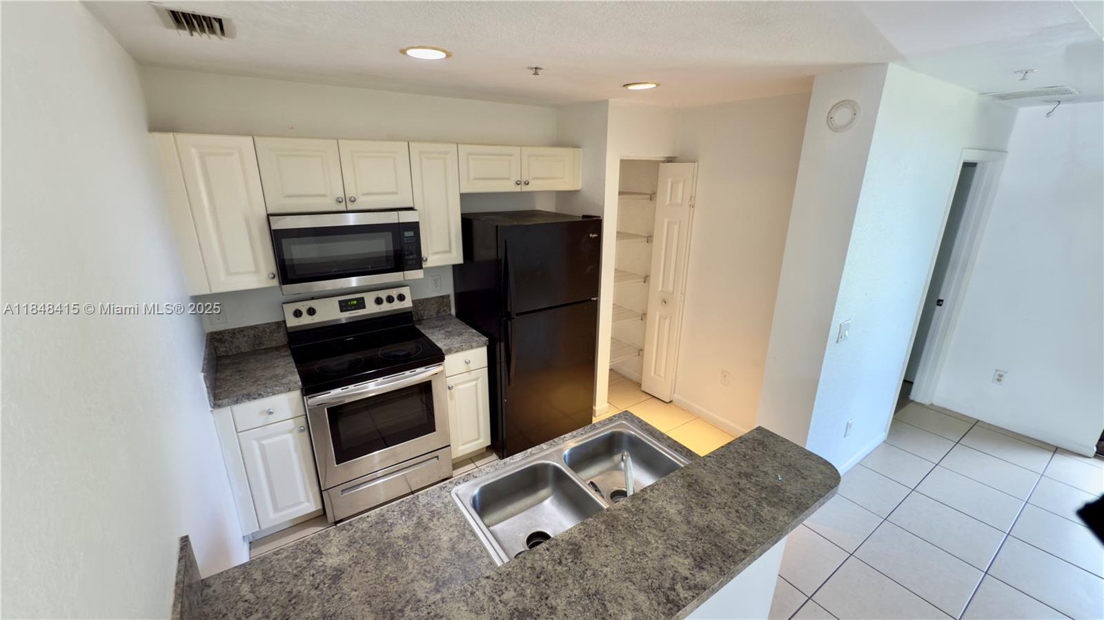 Property photo # 0