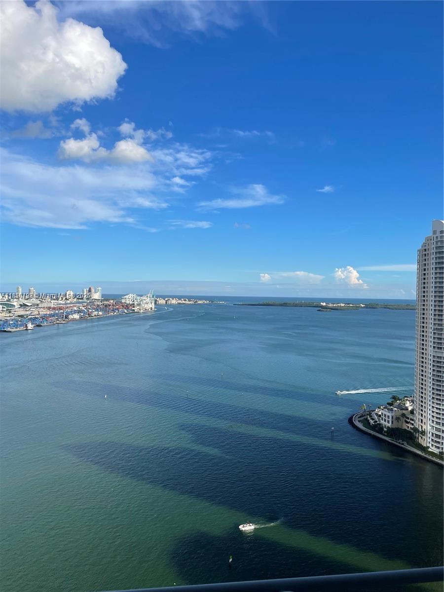Apartamento para Alugar em Miami, FL