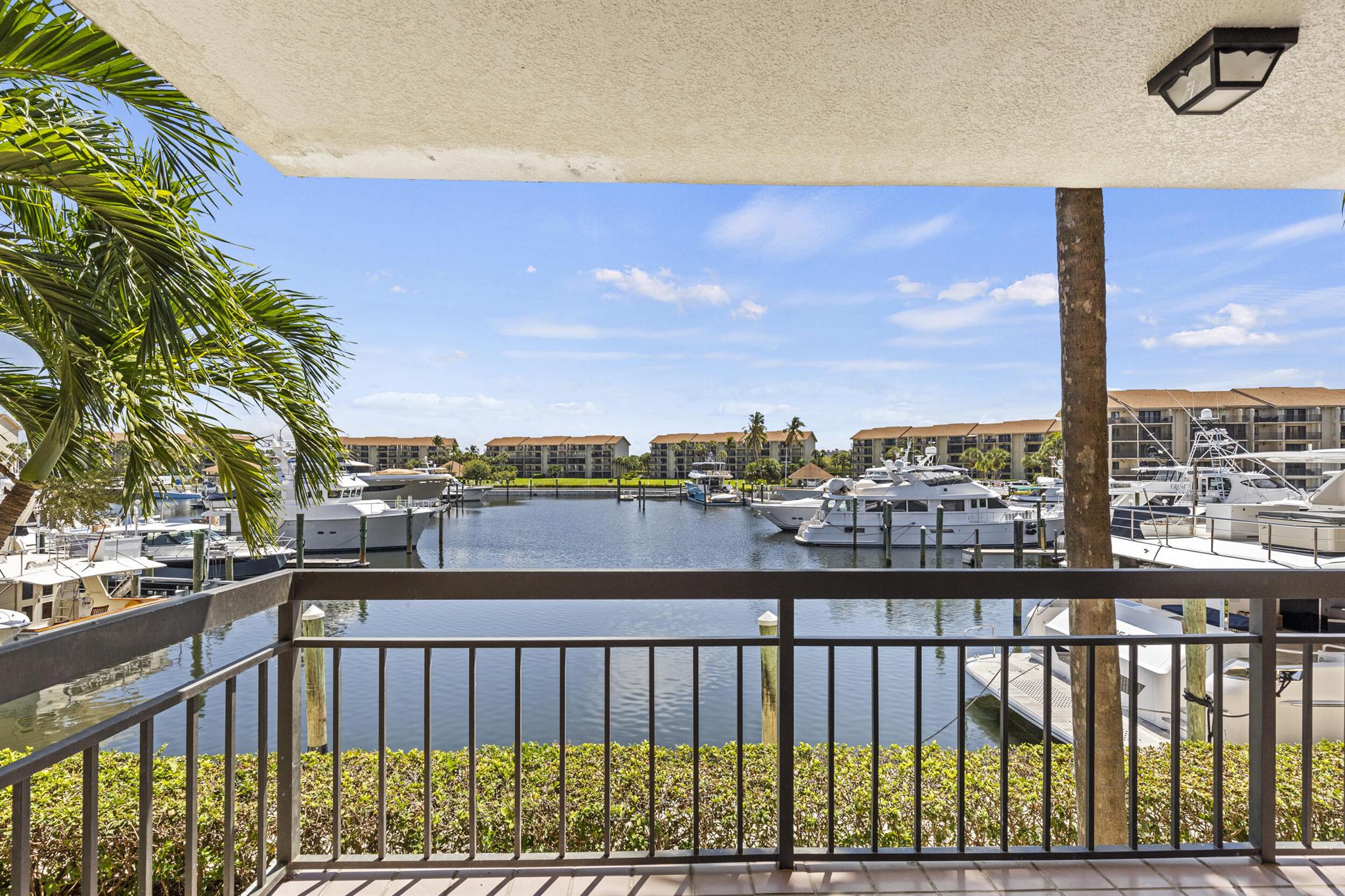 Image to showcase the property located at 2401 Marina Isle 205 Way 205