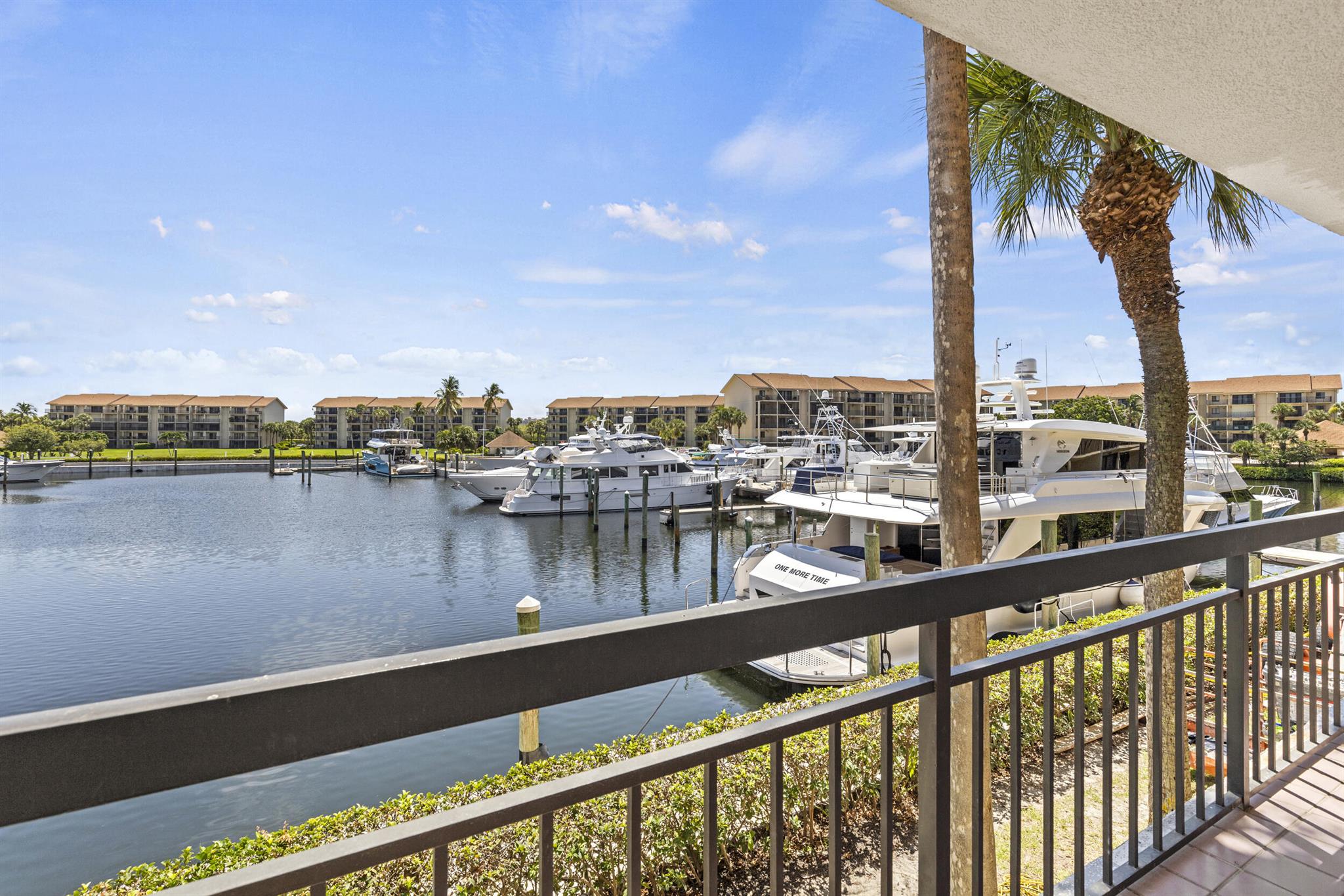 Image to showcase the property located at 2401 Marina Isle 205 Way 205