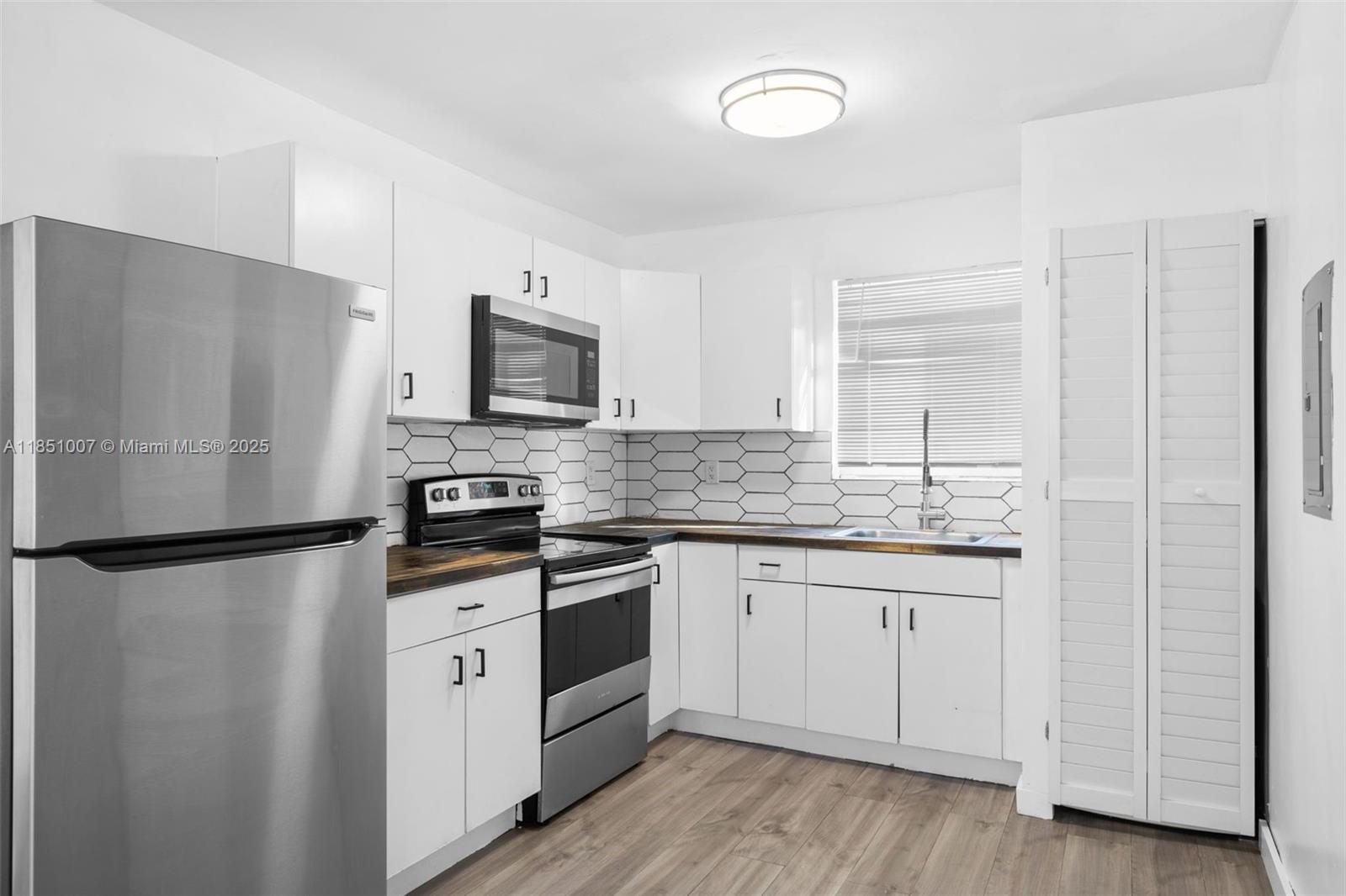 Property photo # 6