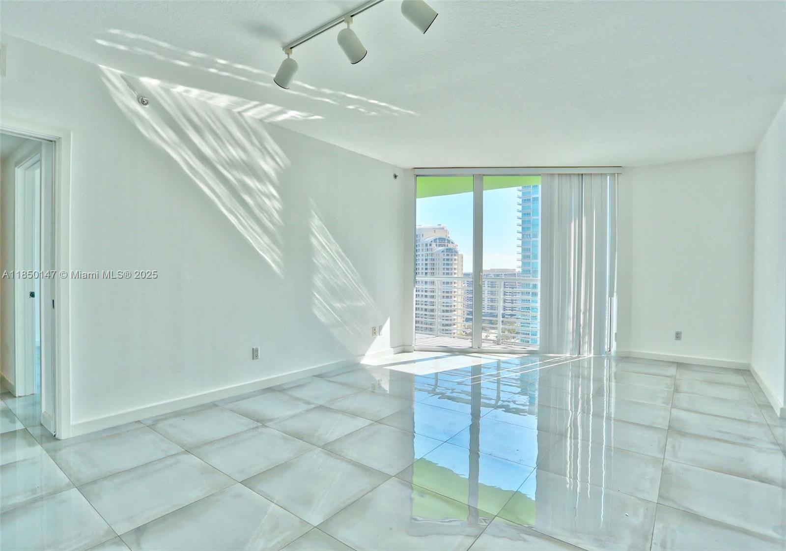 325 S Biscayne Blvd #2317, Miami FL 33131