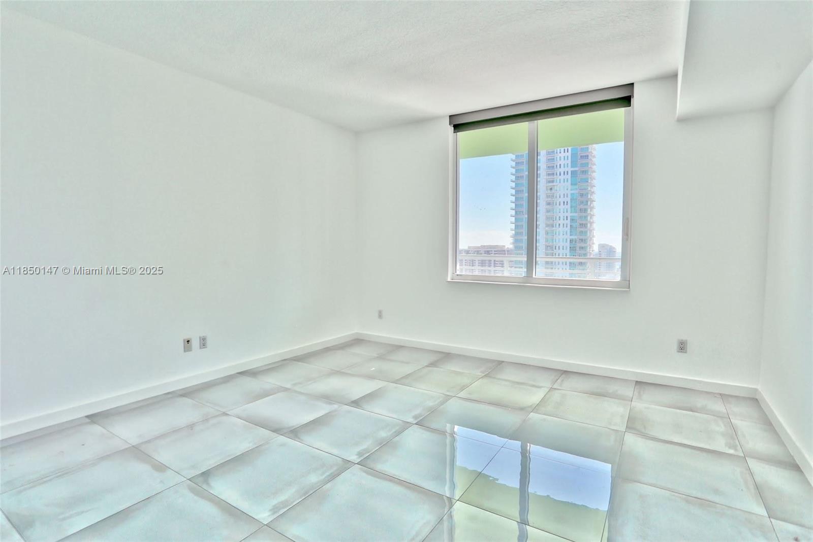 325 S Biscayne Blvd #2317, Miami FL 33131