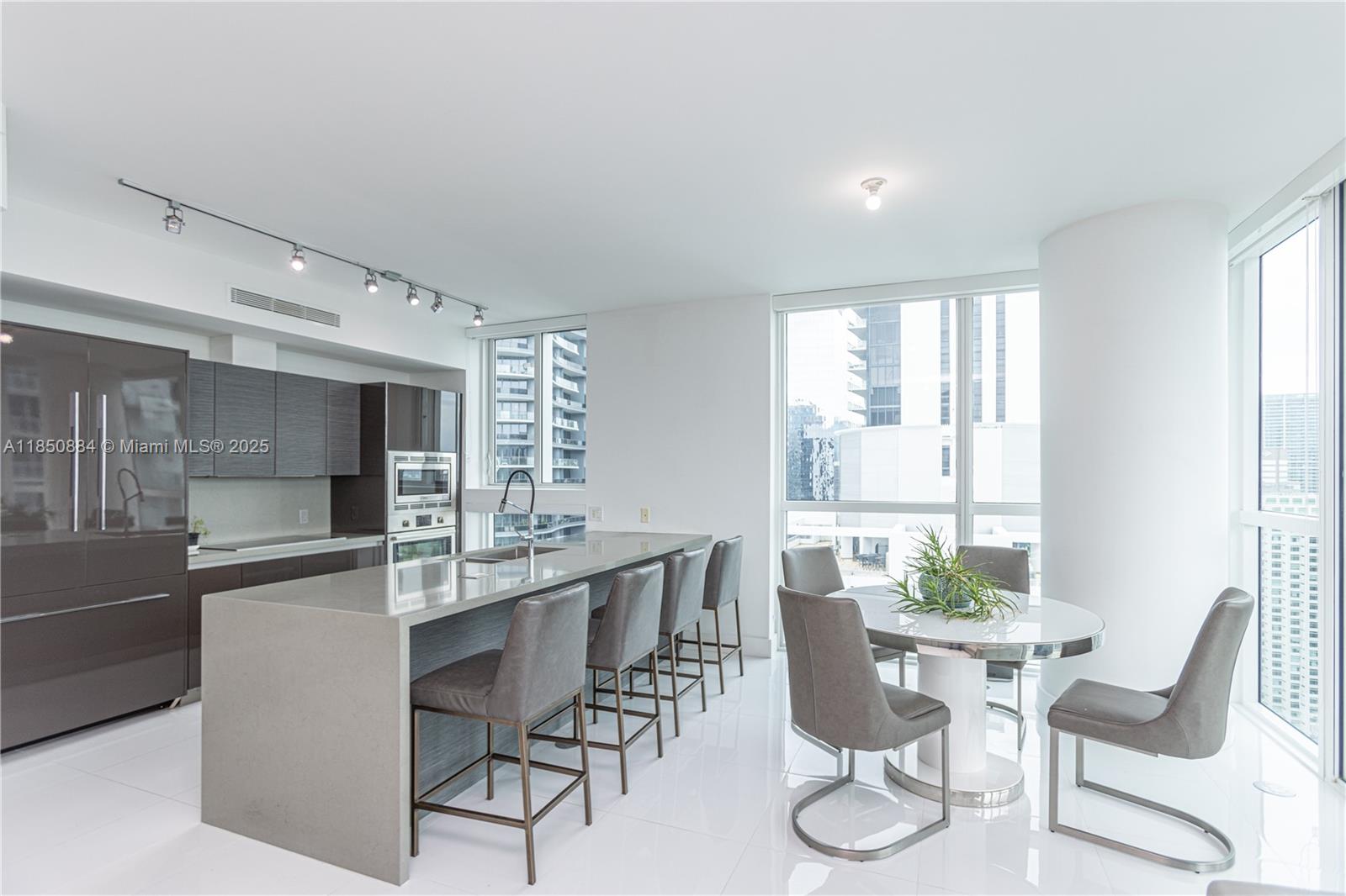 Apartamento à Venda em Miami, FL