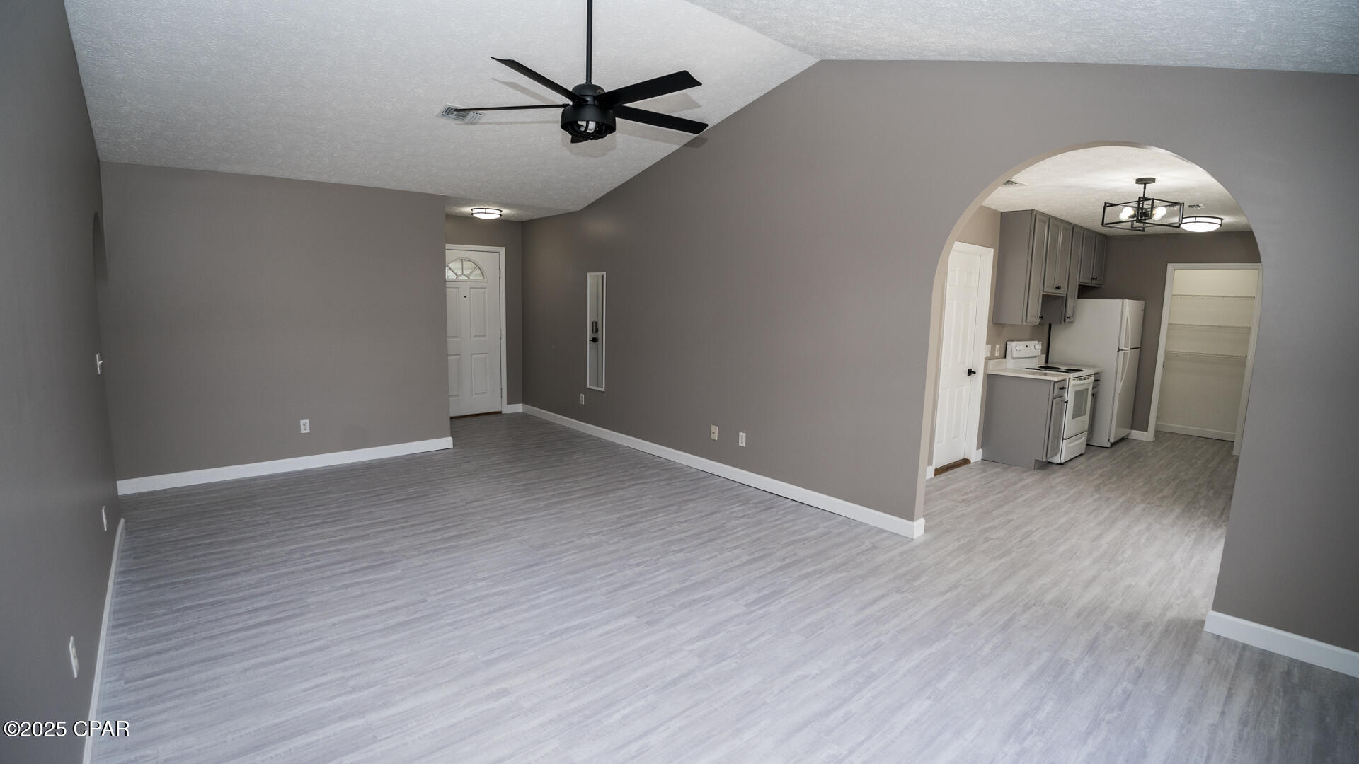 Image 8 For 13211 Fernwood Place