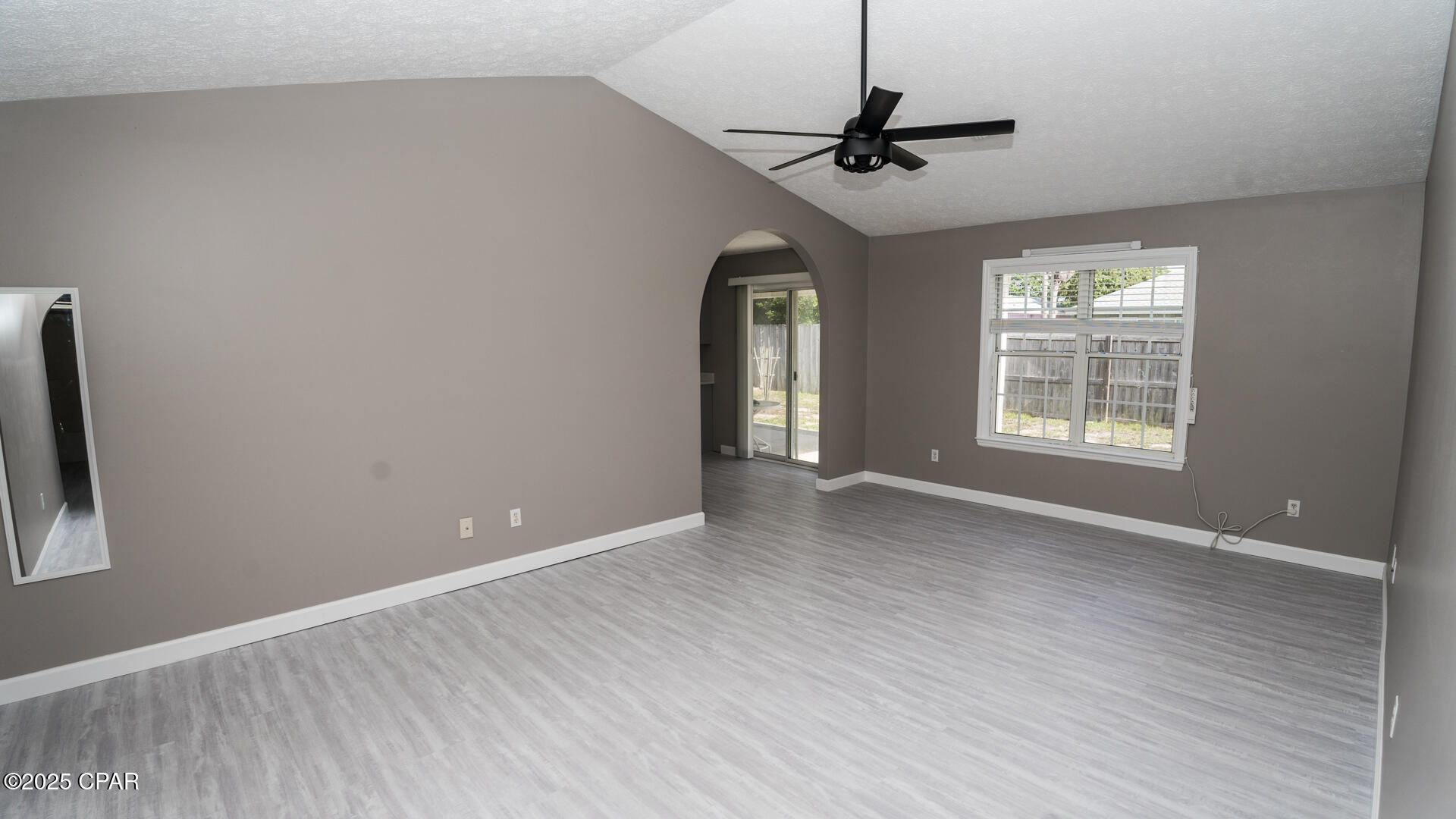 Image 9 For 13211 Fernwood Place