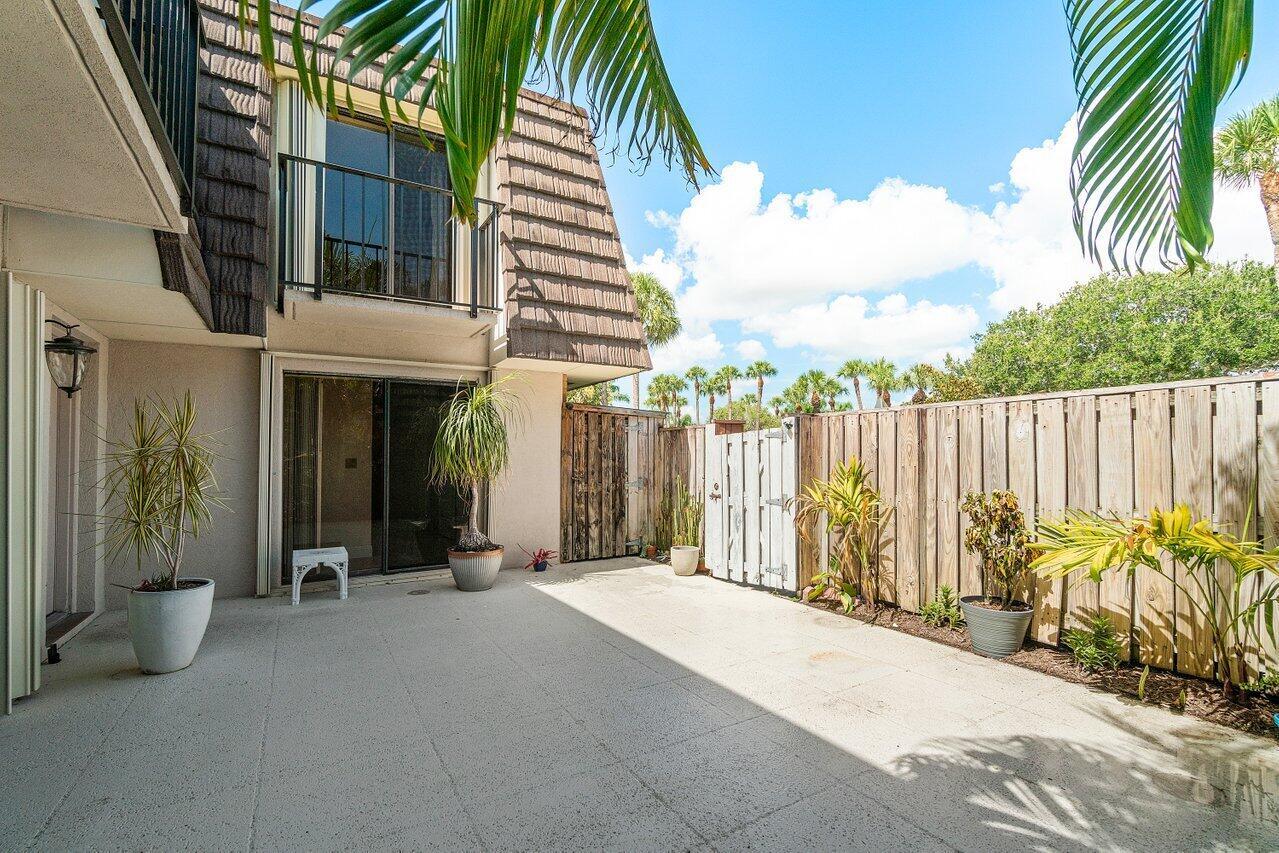 Image to showcase the property located at 1619 16th Court 26
