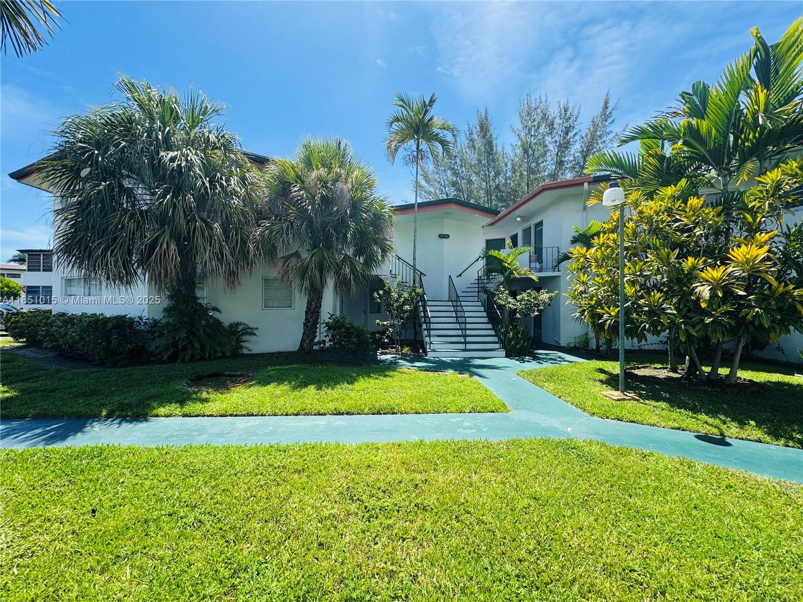 Sky Lake Gardens No 4 Con