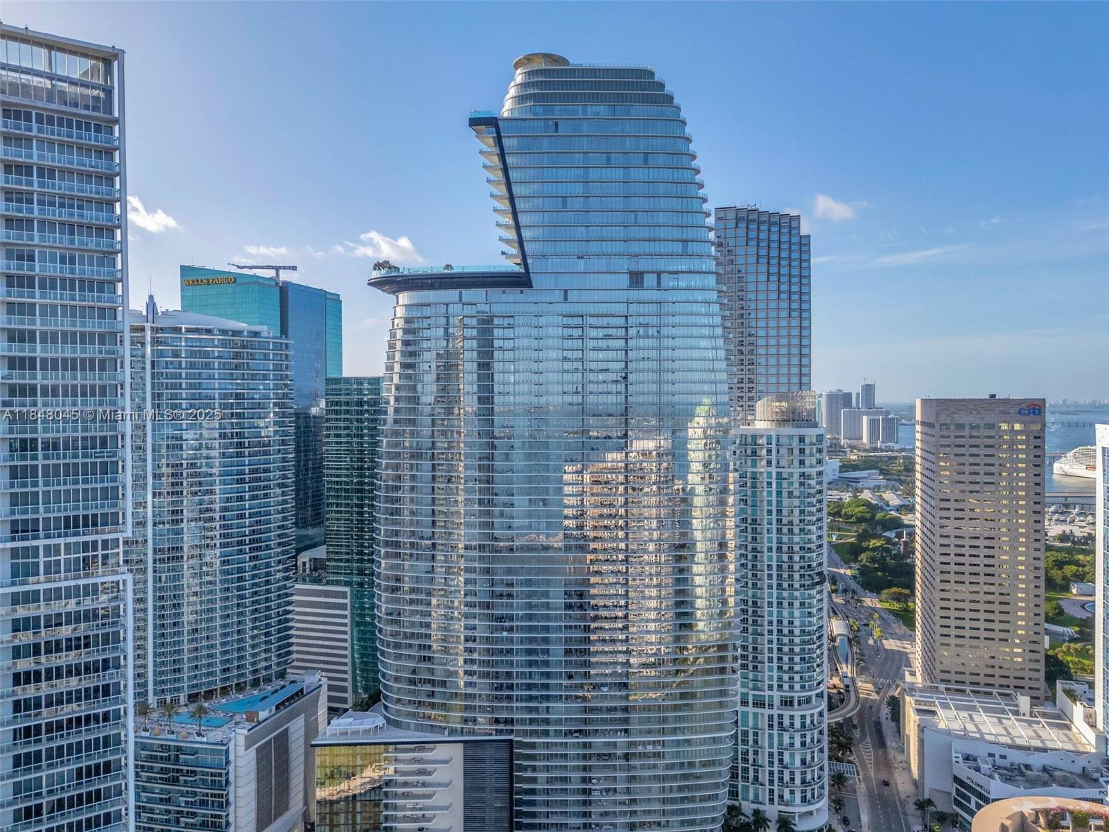 Condo for Sale in Miami, FL