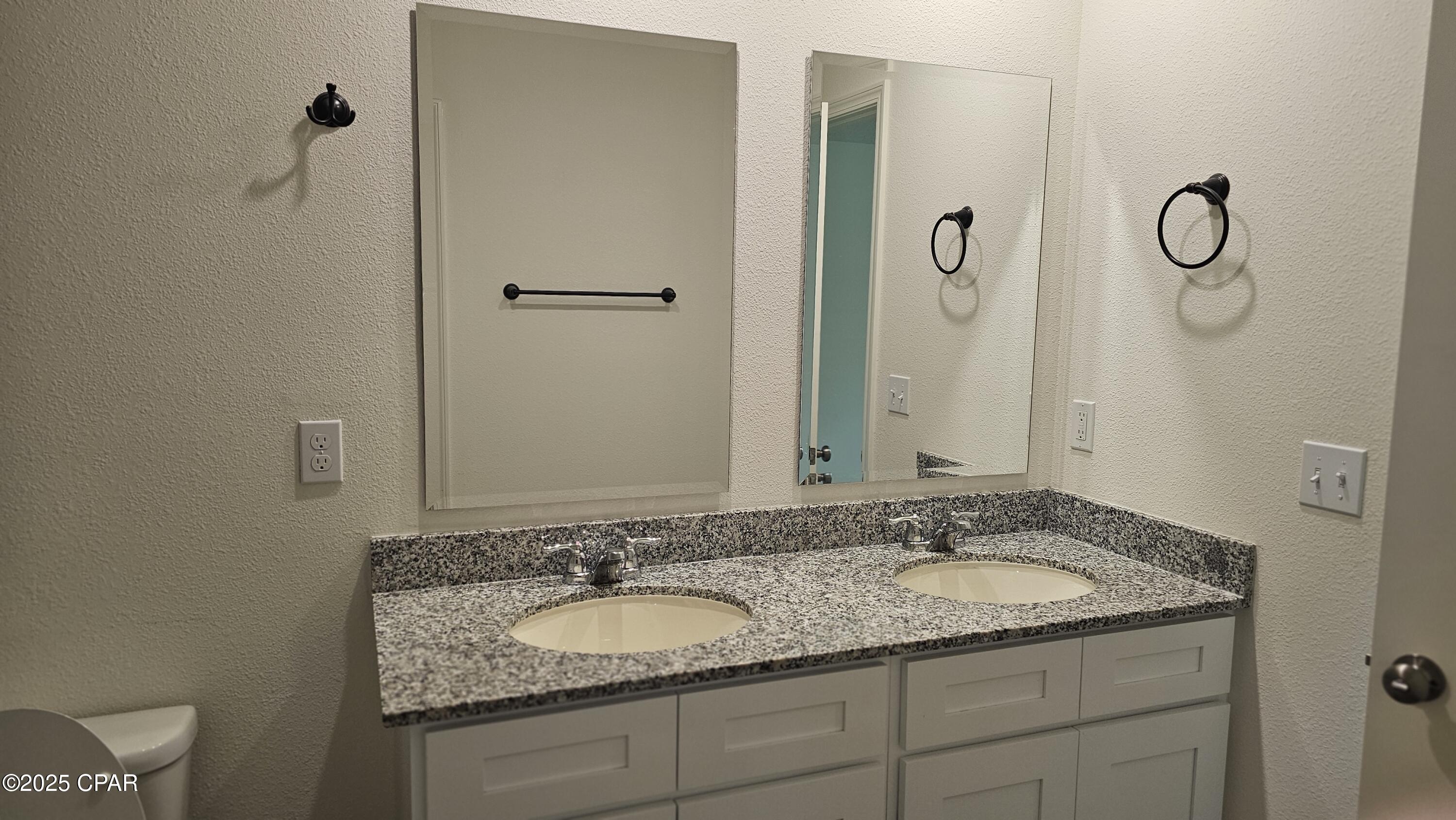Image 21 For 2078 Sunny Hills Boulevard