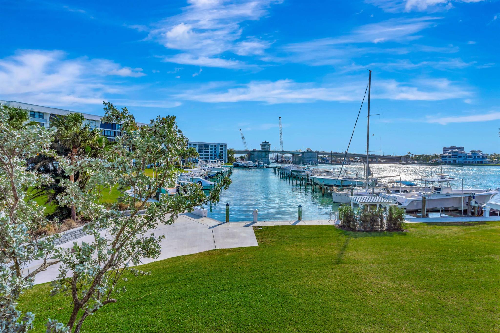 Image to showcase the property located at 1542 Jupiter Cove Drive 207