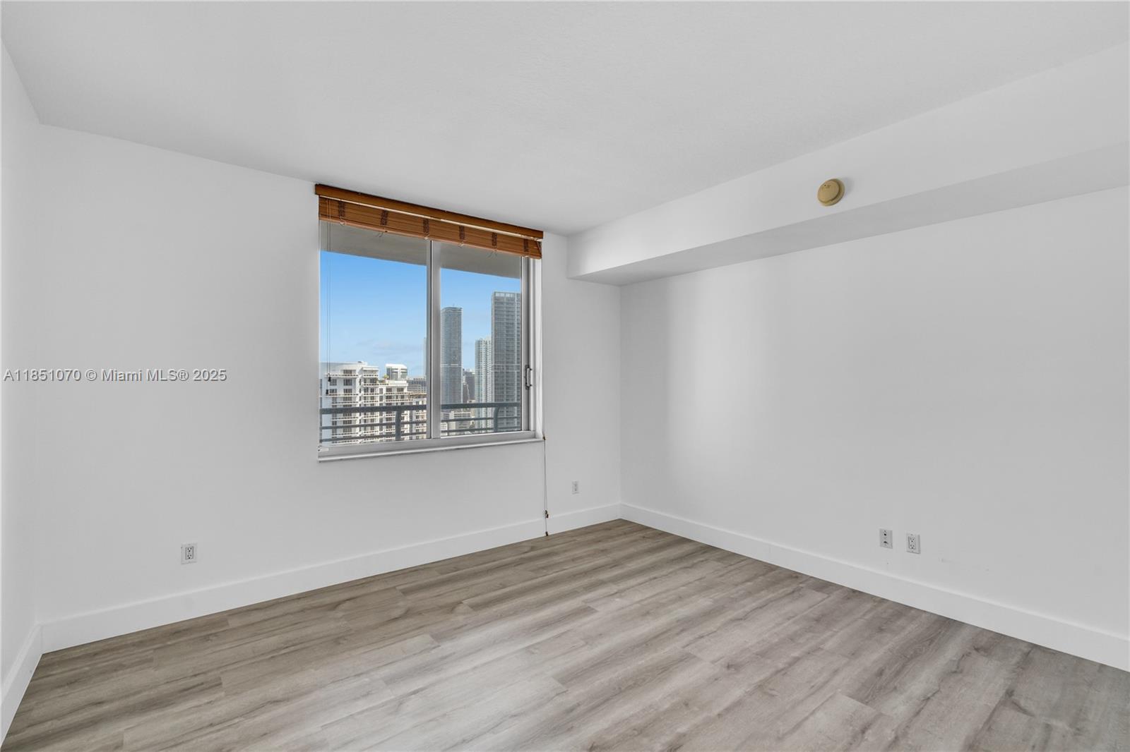 325 S Biscayne Blvd #4217, Miami FL 33131