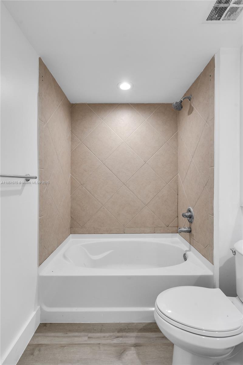 325 S Biscayne Blvd #4217, Miami FL 33131