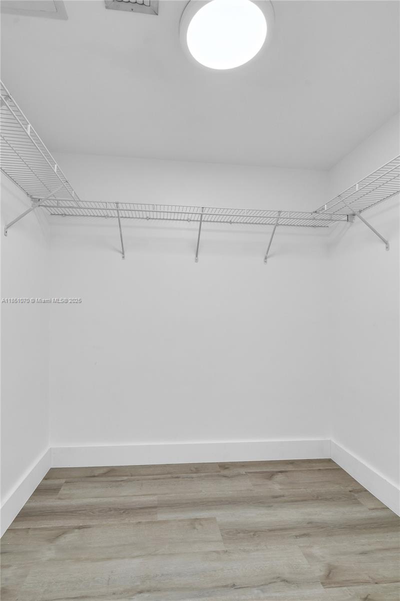 325 S Biscayne Blvd #4217, Miami FL 33131