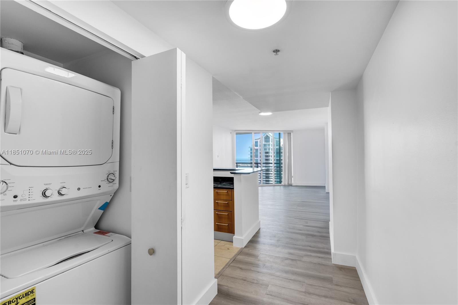 325 S Biscayne Blvd #4217, Miami FL 33131