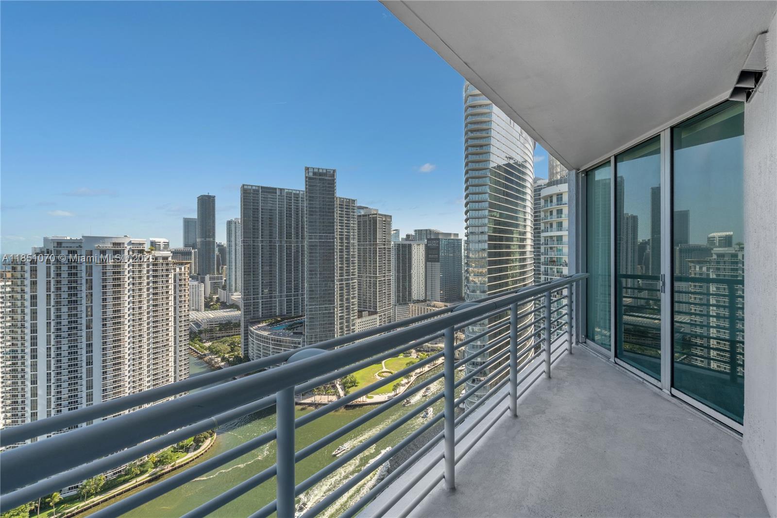 325 S Biscayne Blvd #4217, Miami FL 33131
