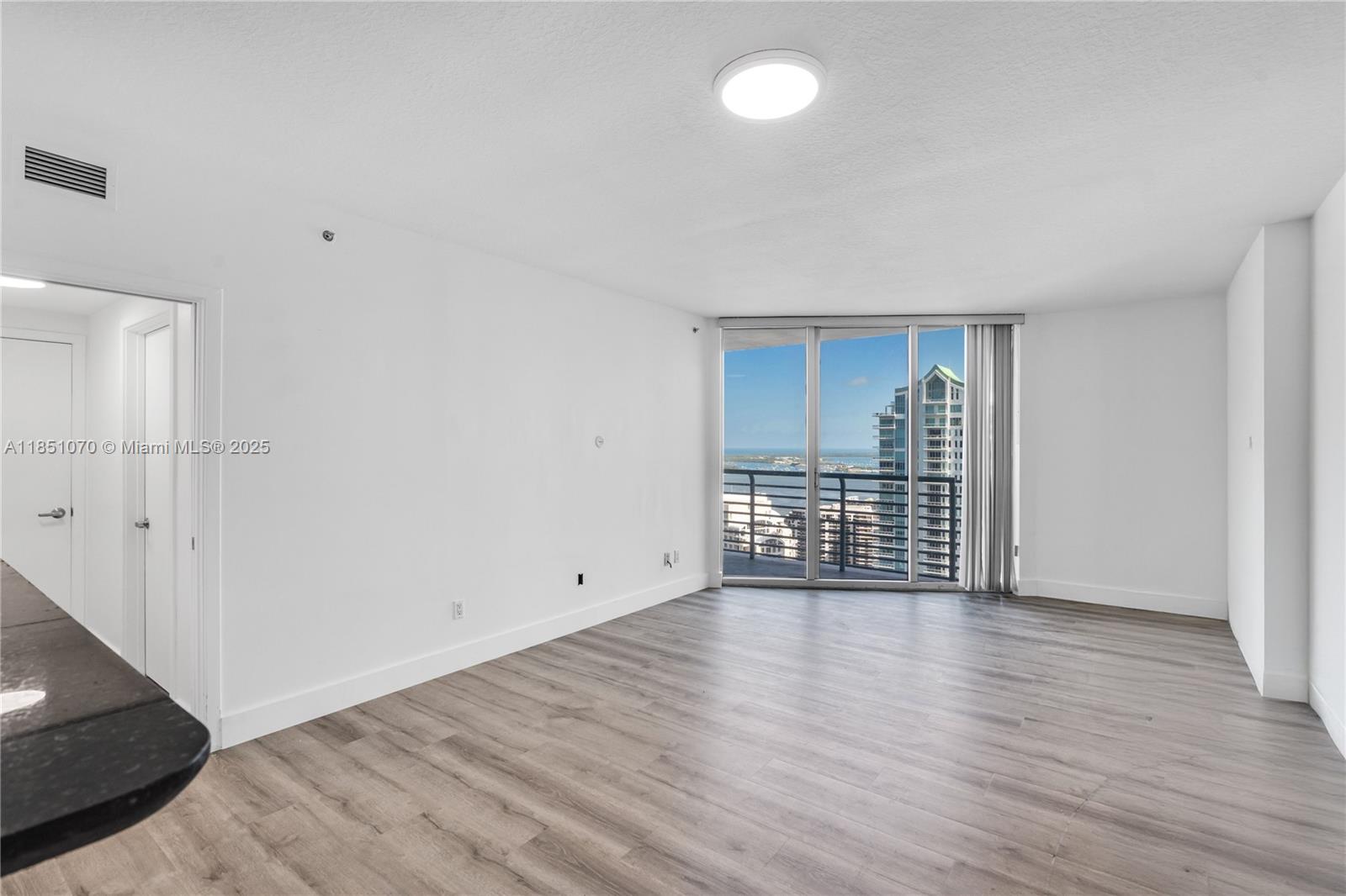 325 S Biscayne Blvd #4217, Miami FL 33131
