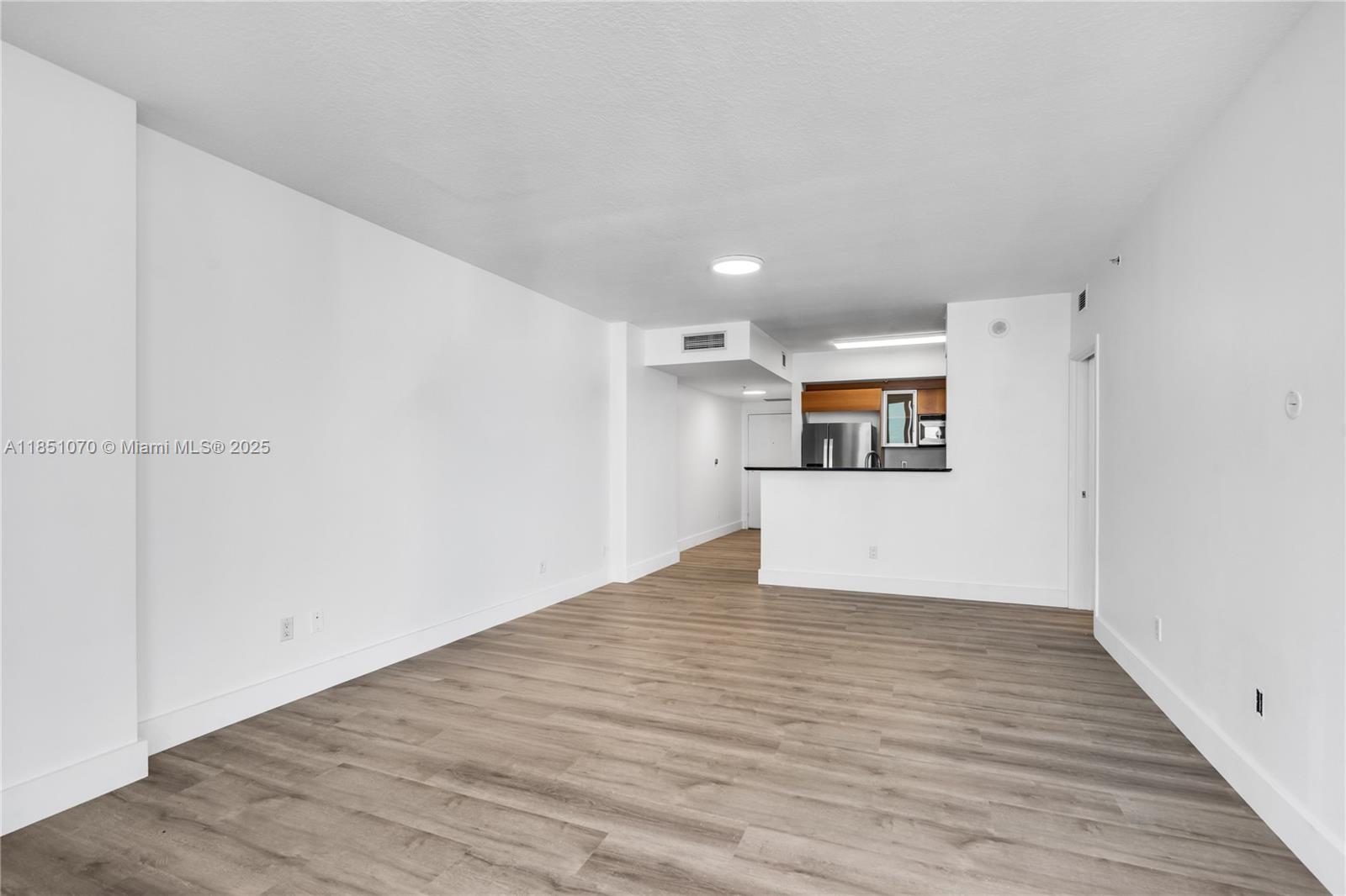 325 S Biscayne Blvd #4217, Miami FL 33131