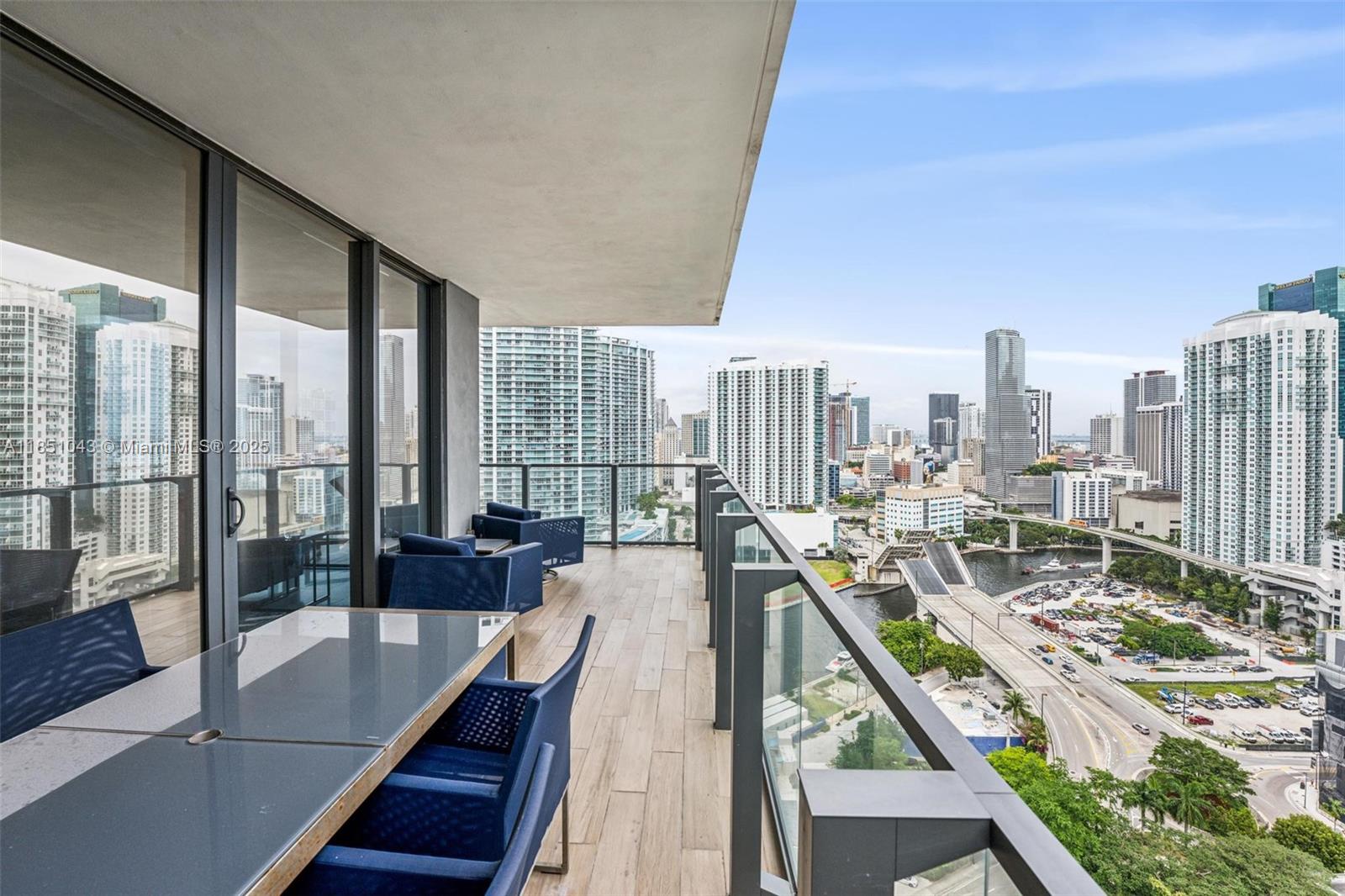 Apartamento para Alugar em Miami, FL